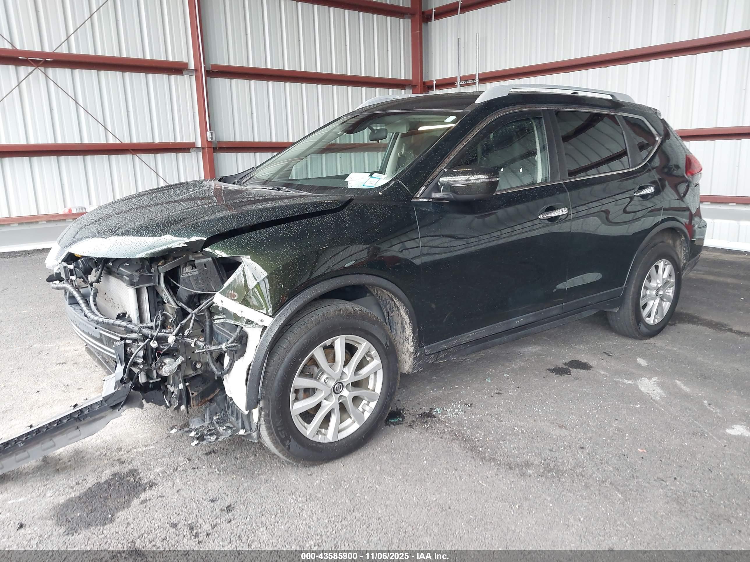 NISSAN ROGUE image 2