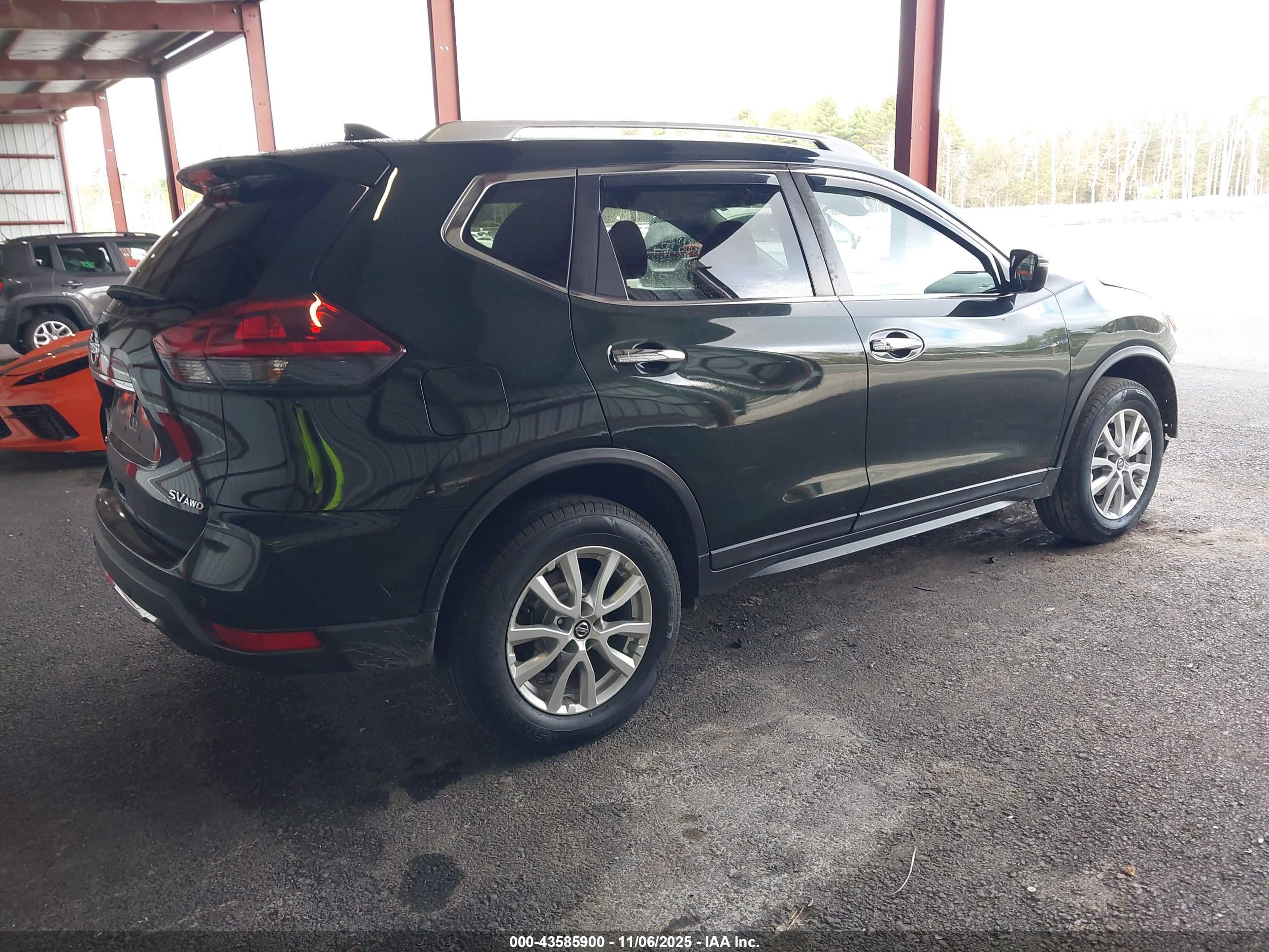 NISSAN ROGUE image 4