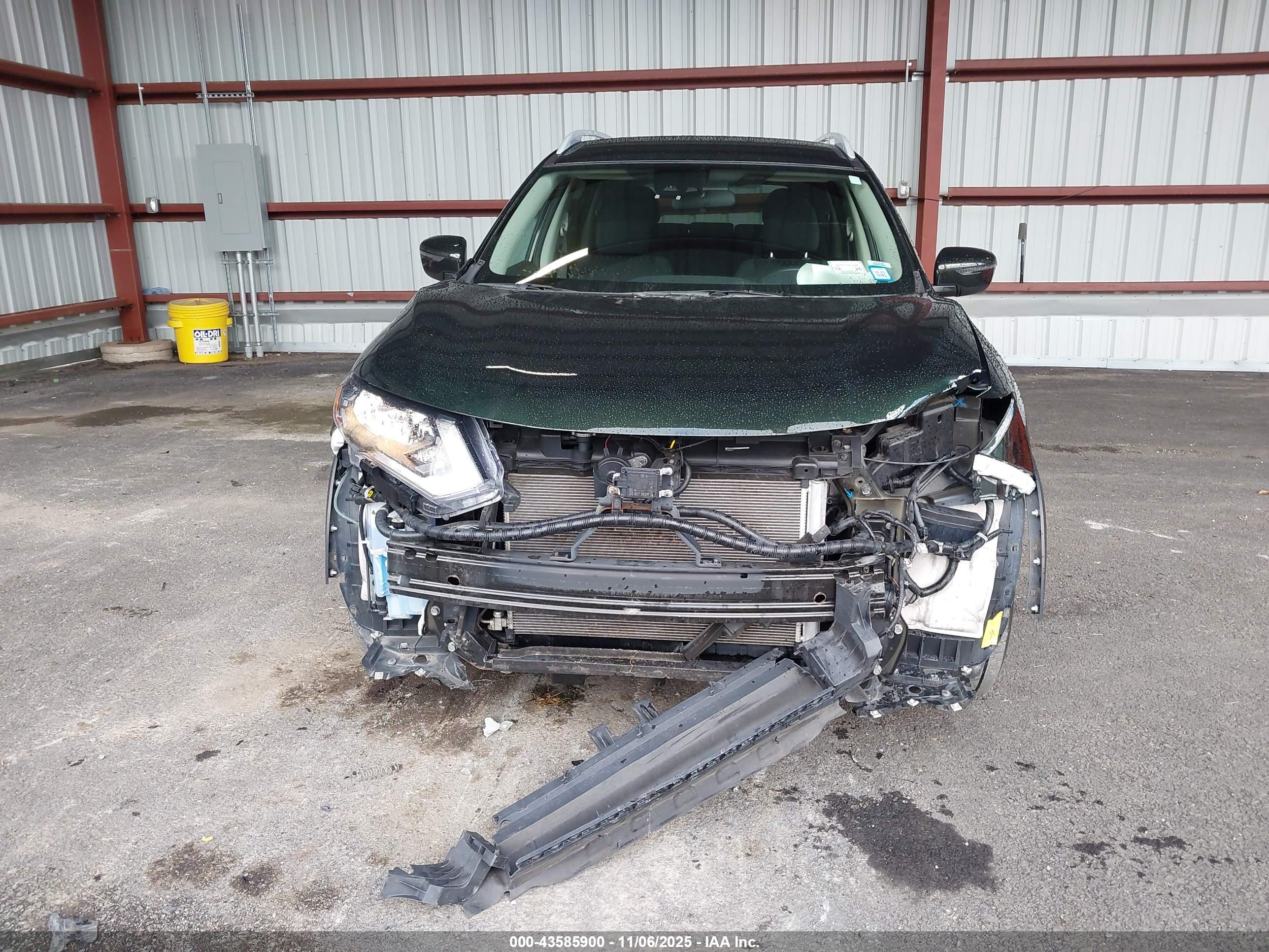 NISSAN ROGUE image 6