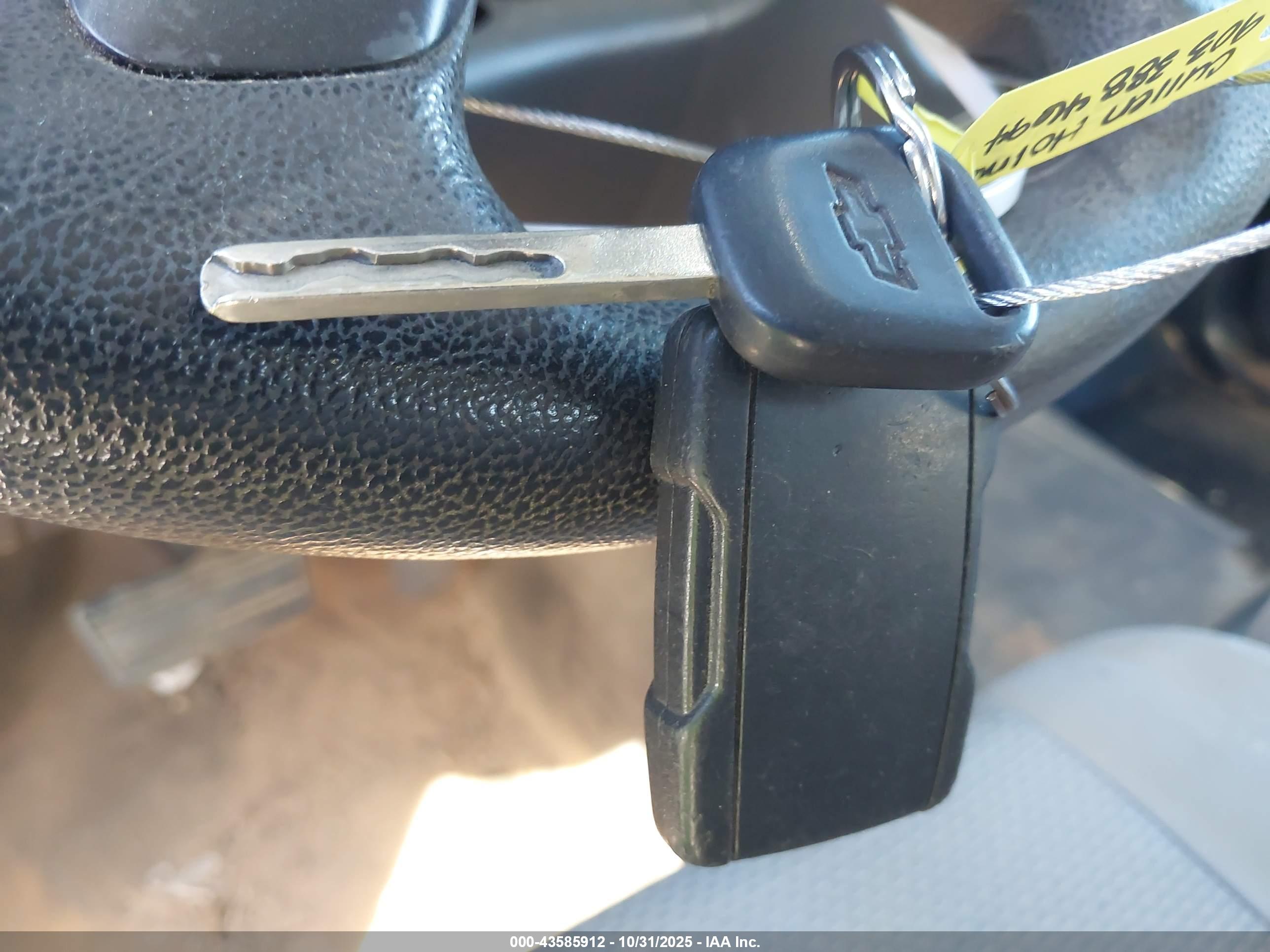 CHEVROLET SILVERADO image 11