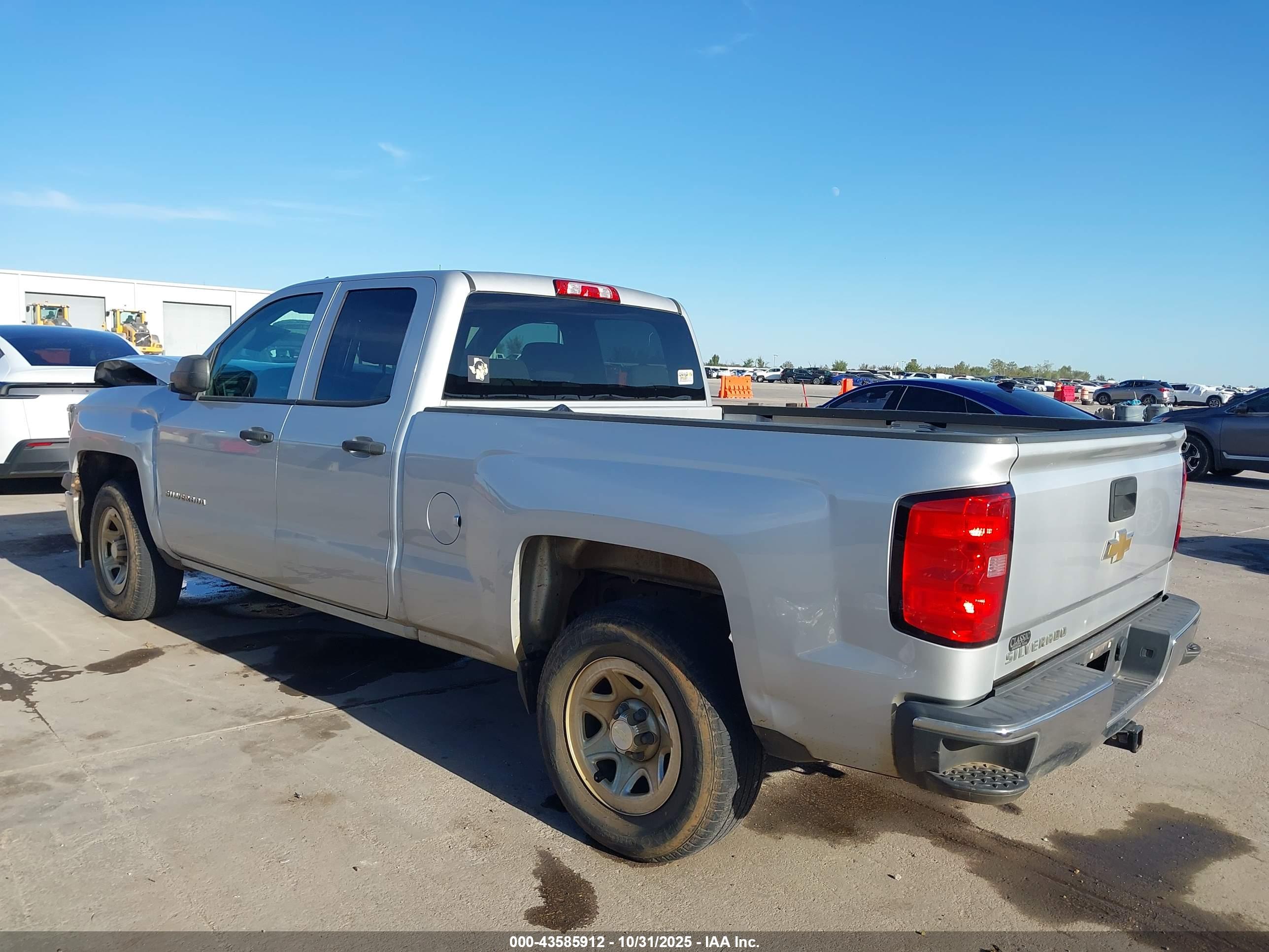 CHEVROLET SILVERADO image 3