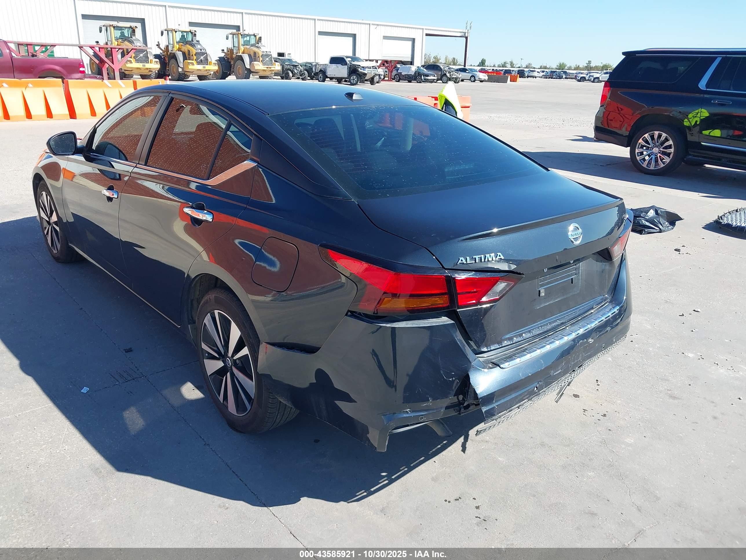 NISSAN ALTIMA image 3