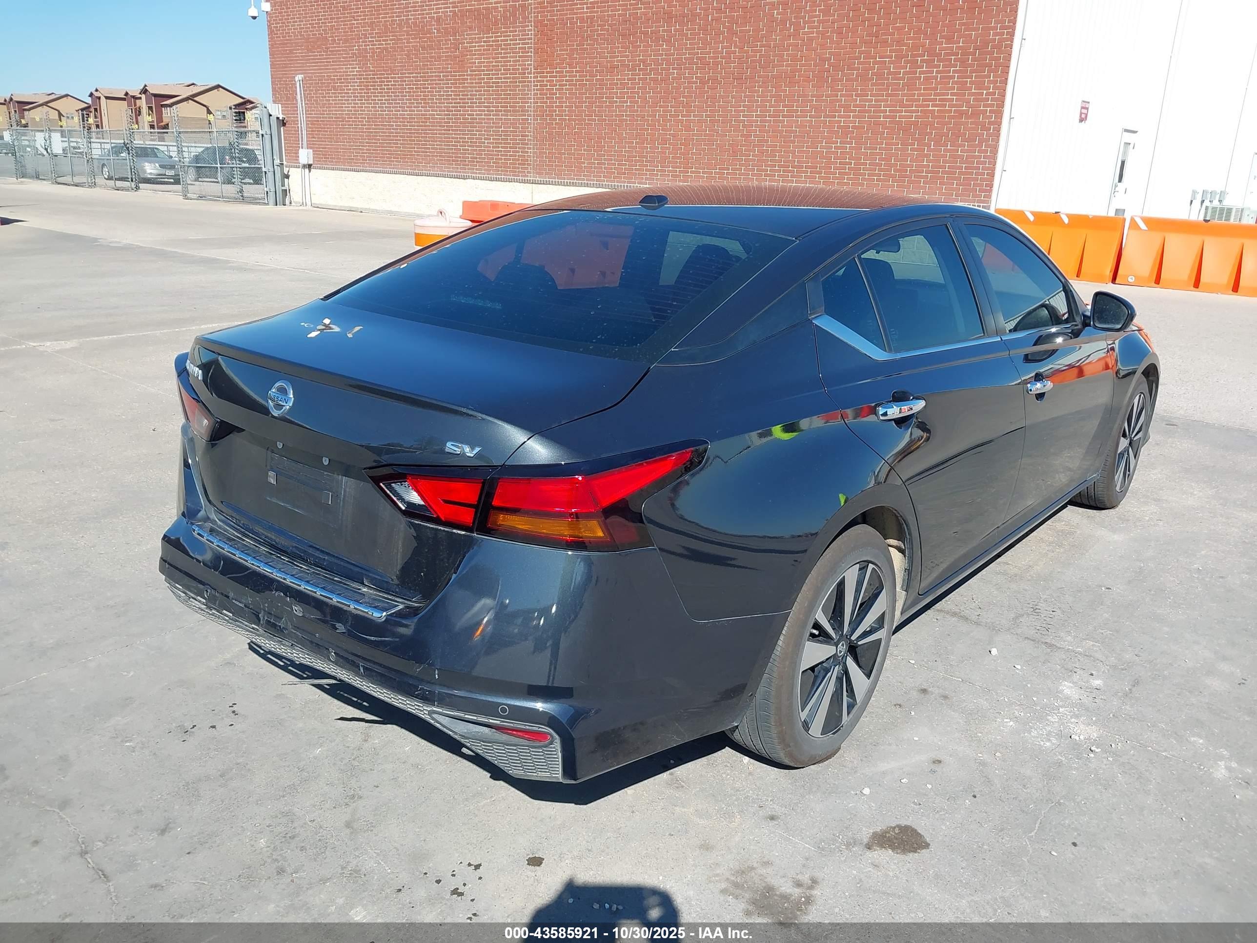 NISSAN ALTIMA image 4