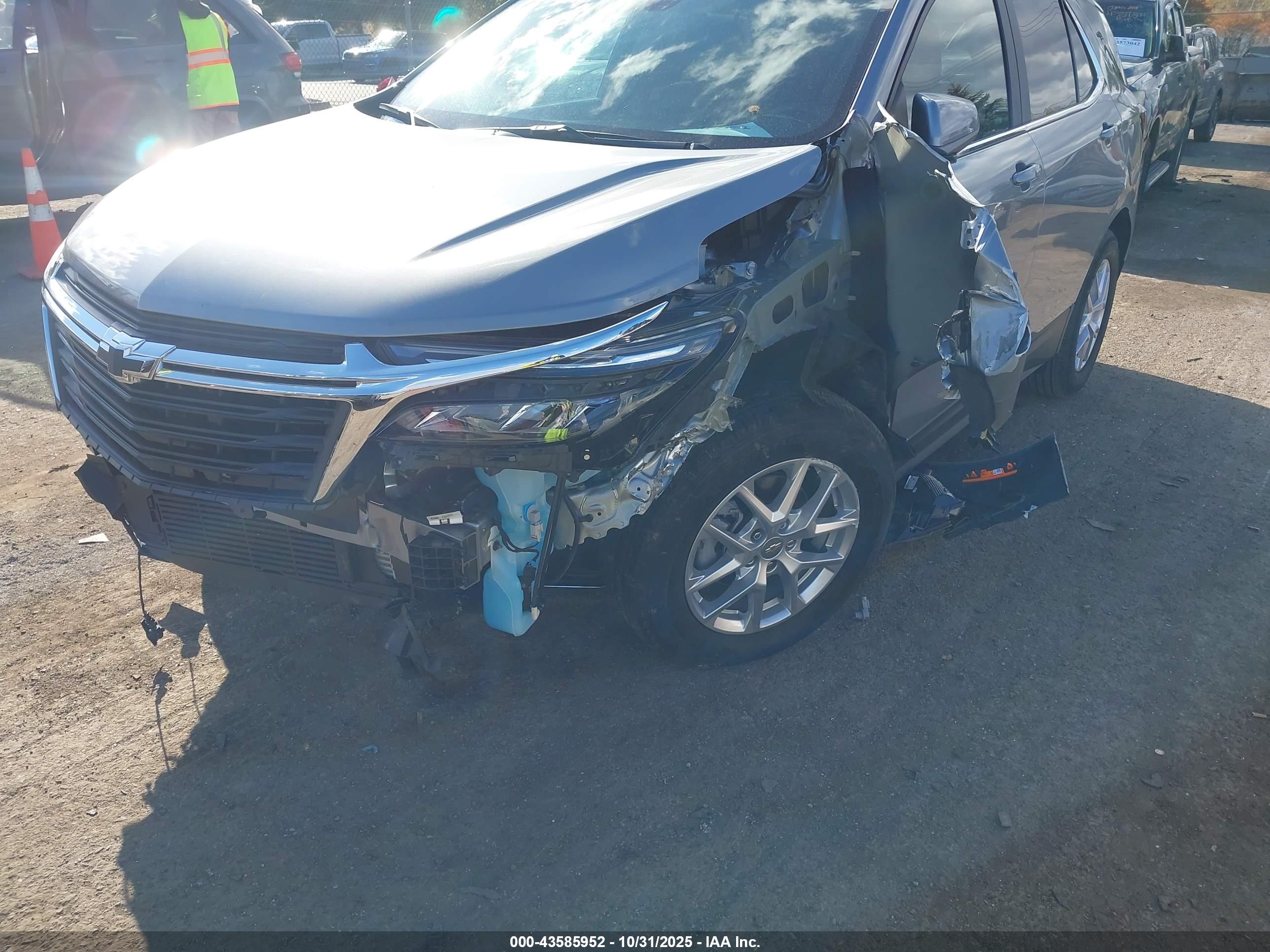 CHEVROLET EQUINOX image 6