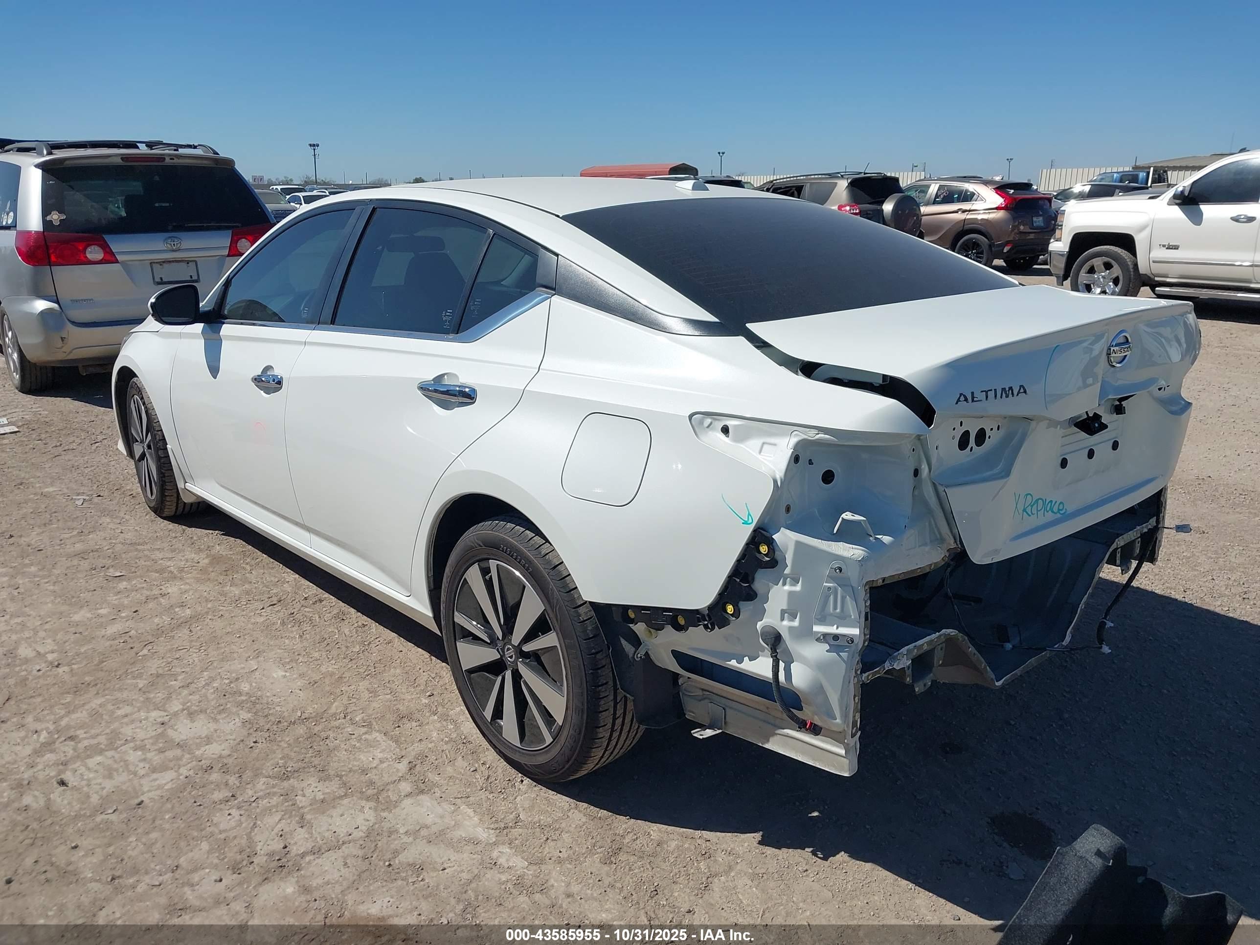 NISSAN ALTIMA image 3