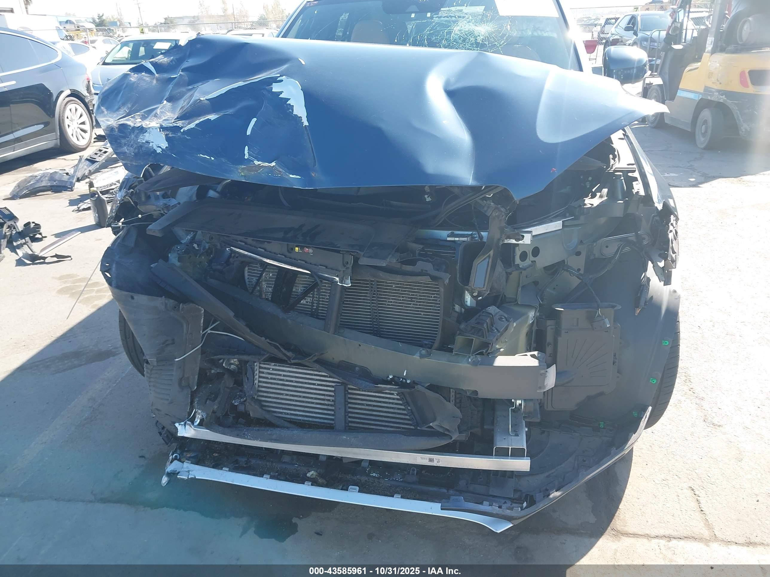 VOLVO XC90 image 6