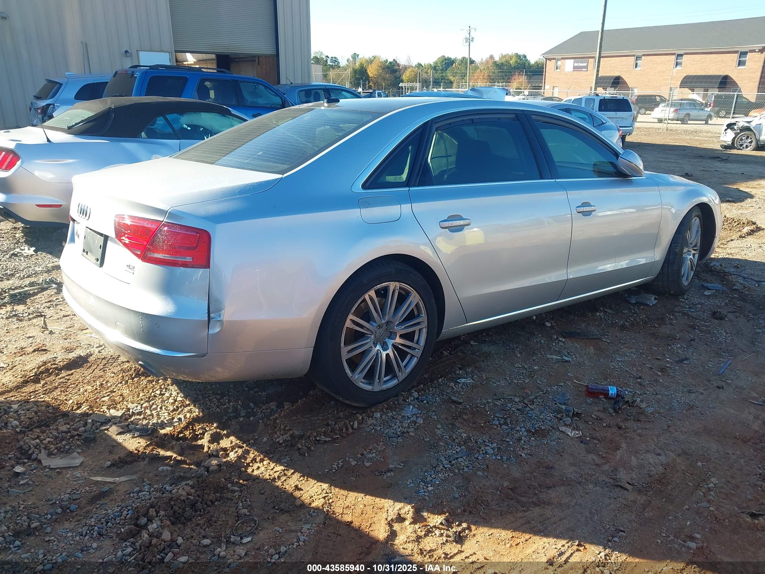AUDI A8 image 4