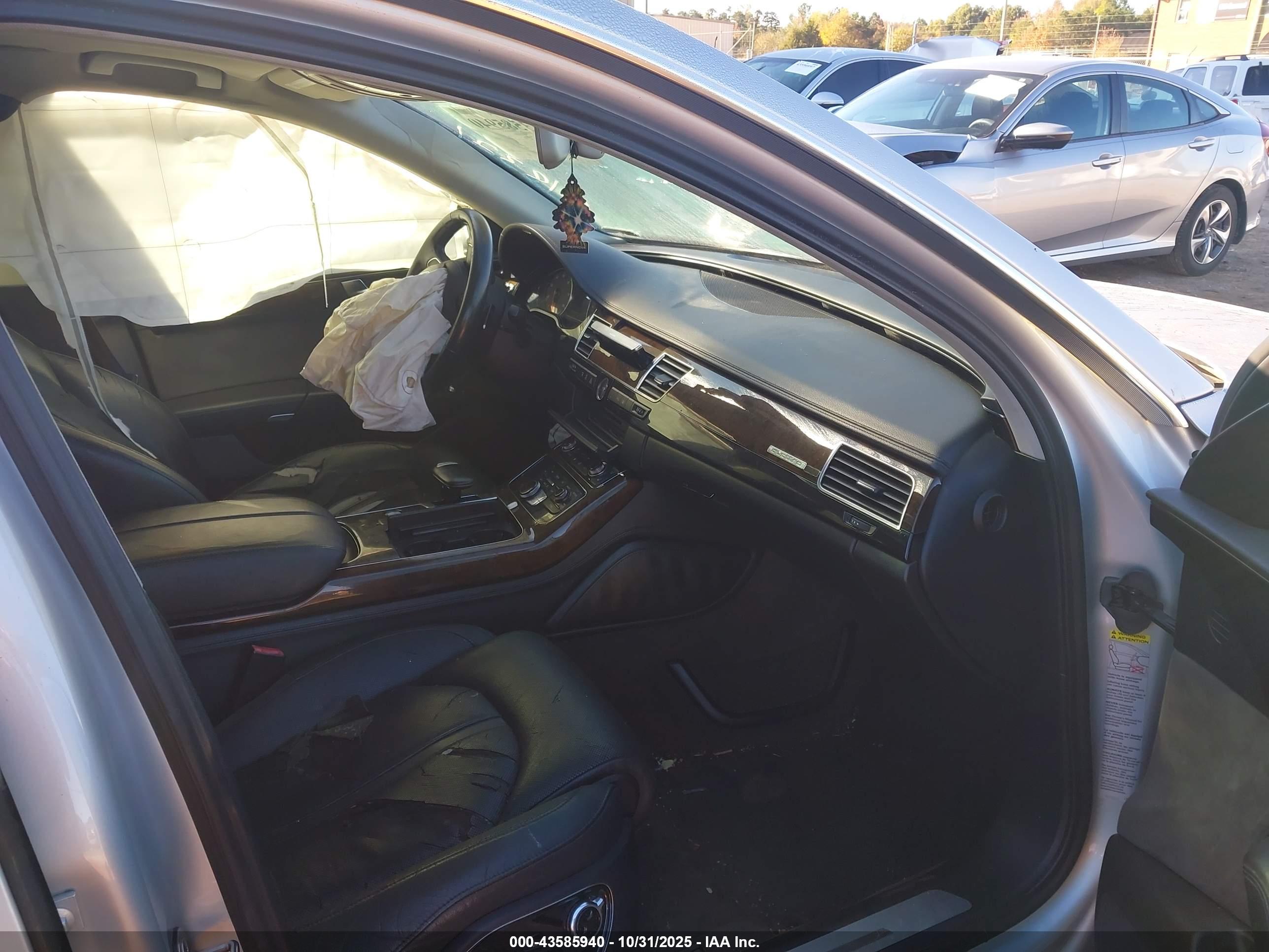 AUDI A8 image 5