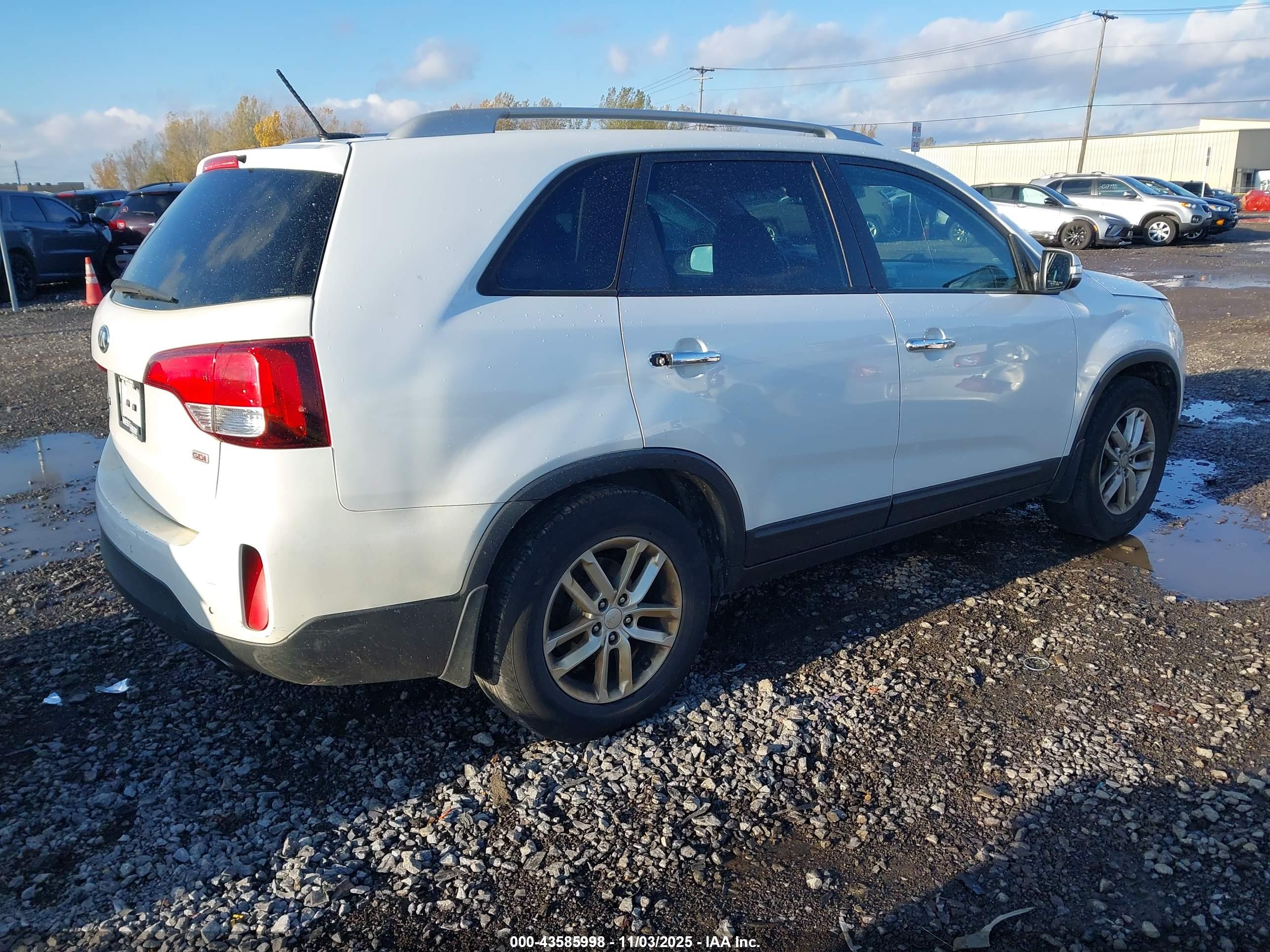 KIA SORENTO image 4