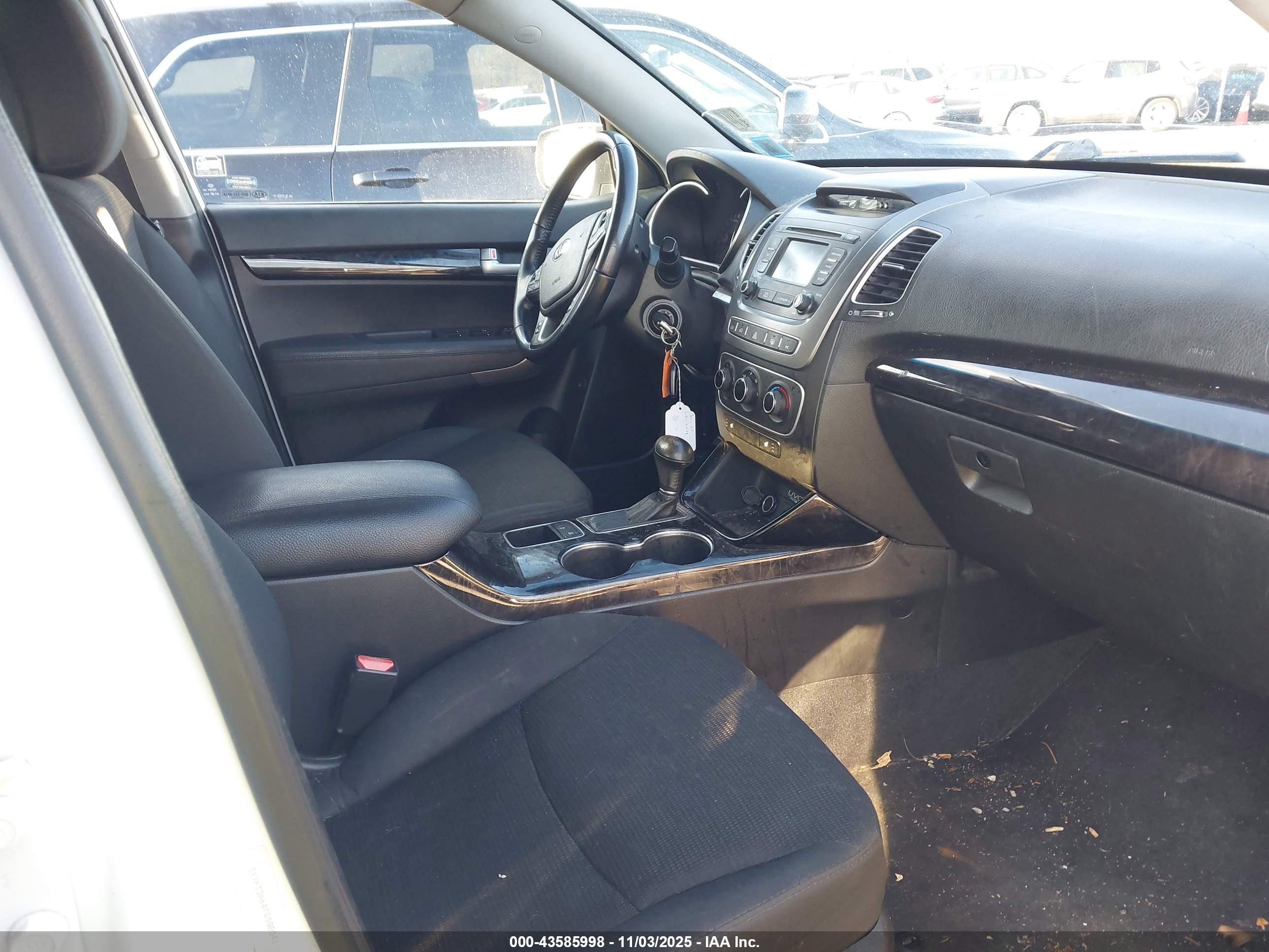 KIA SORENTO image 5