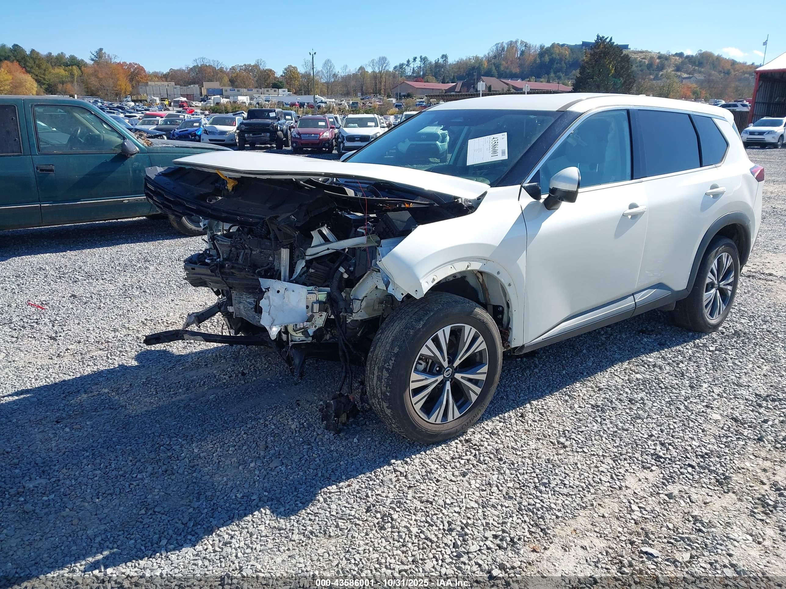 NISSAN ROGUE image 2