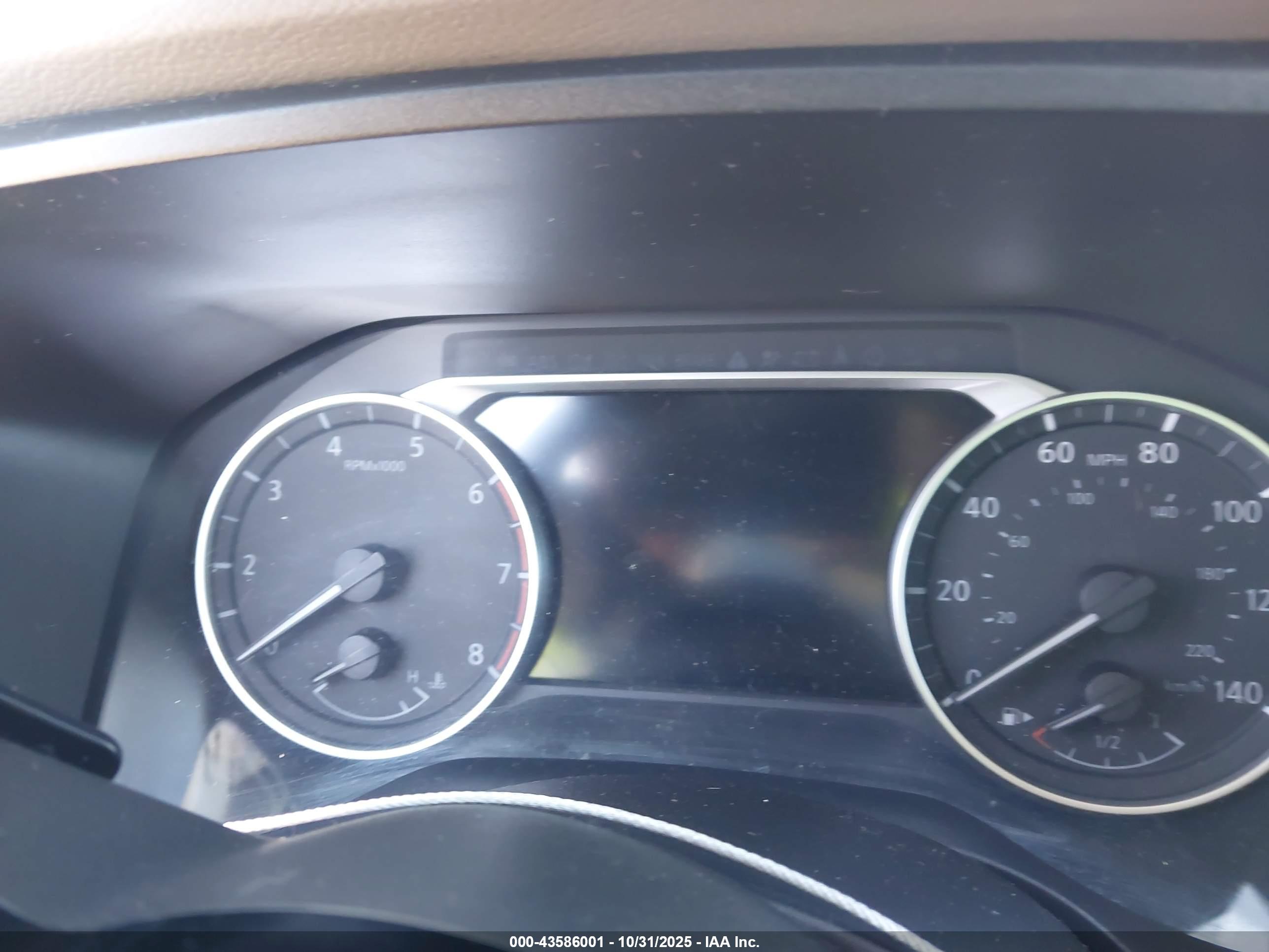 NISSAN ROGUE image 7