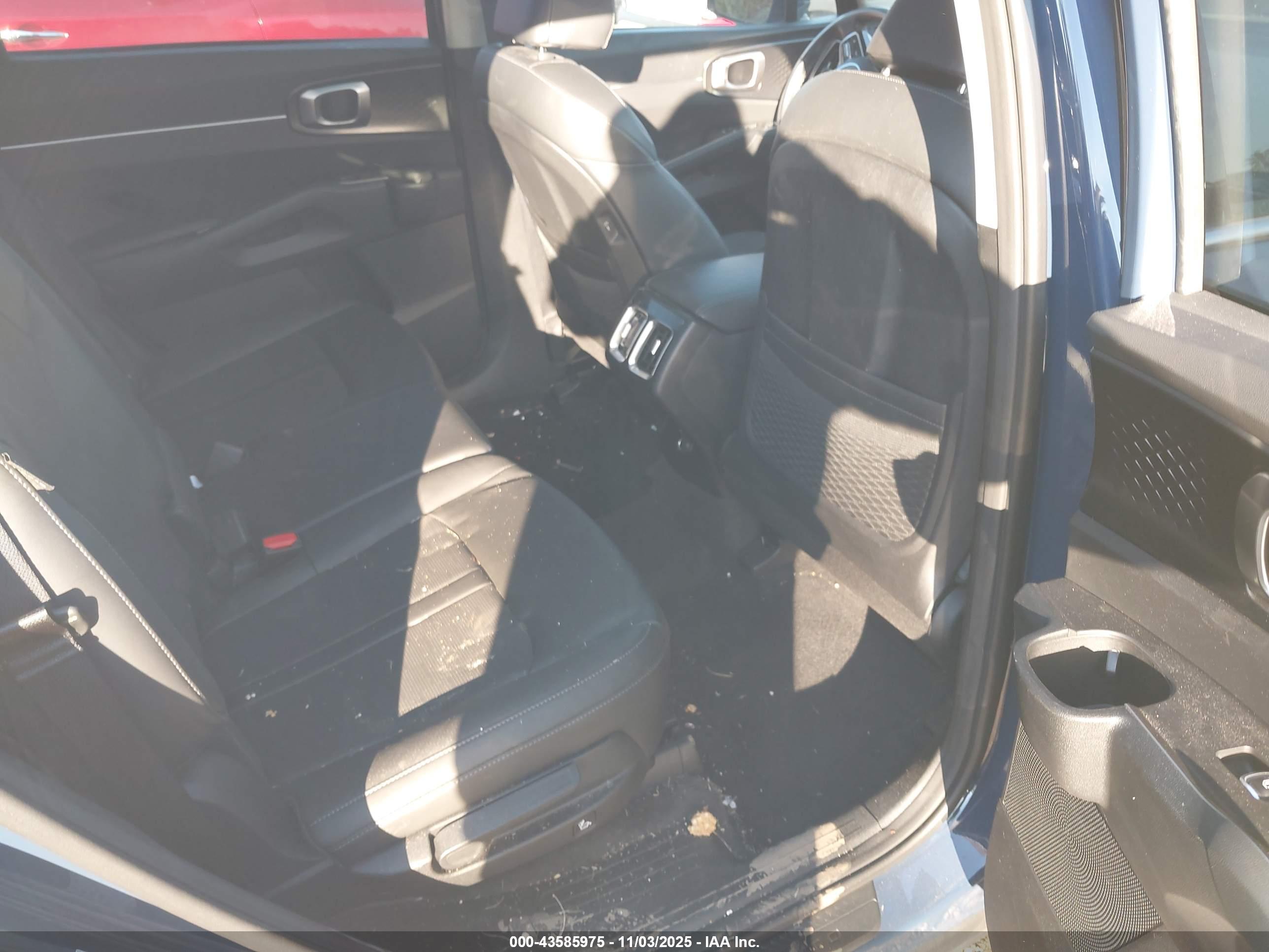 KIA SORENTO image 8