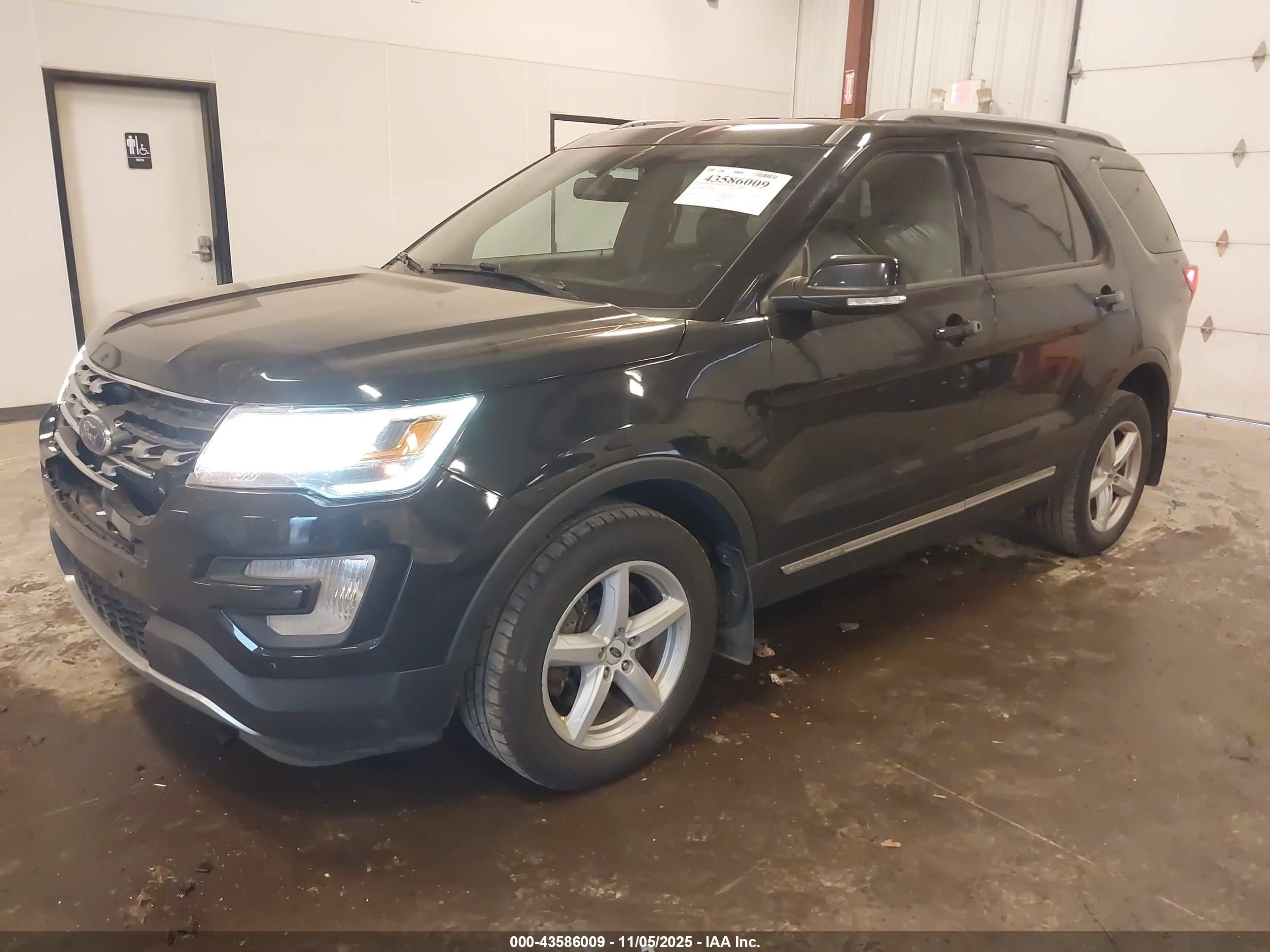 FORD EXPLORER image 2