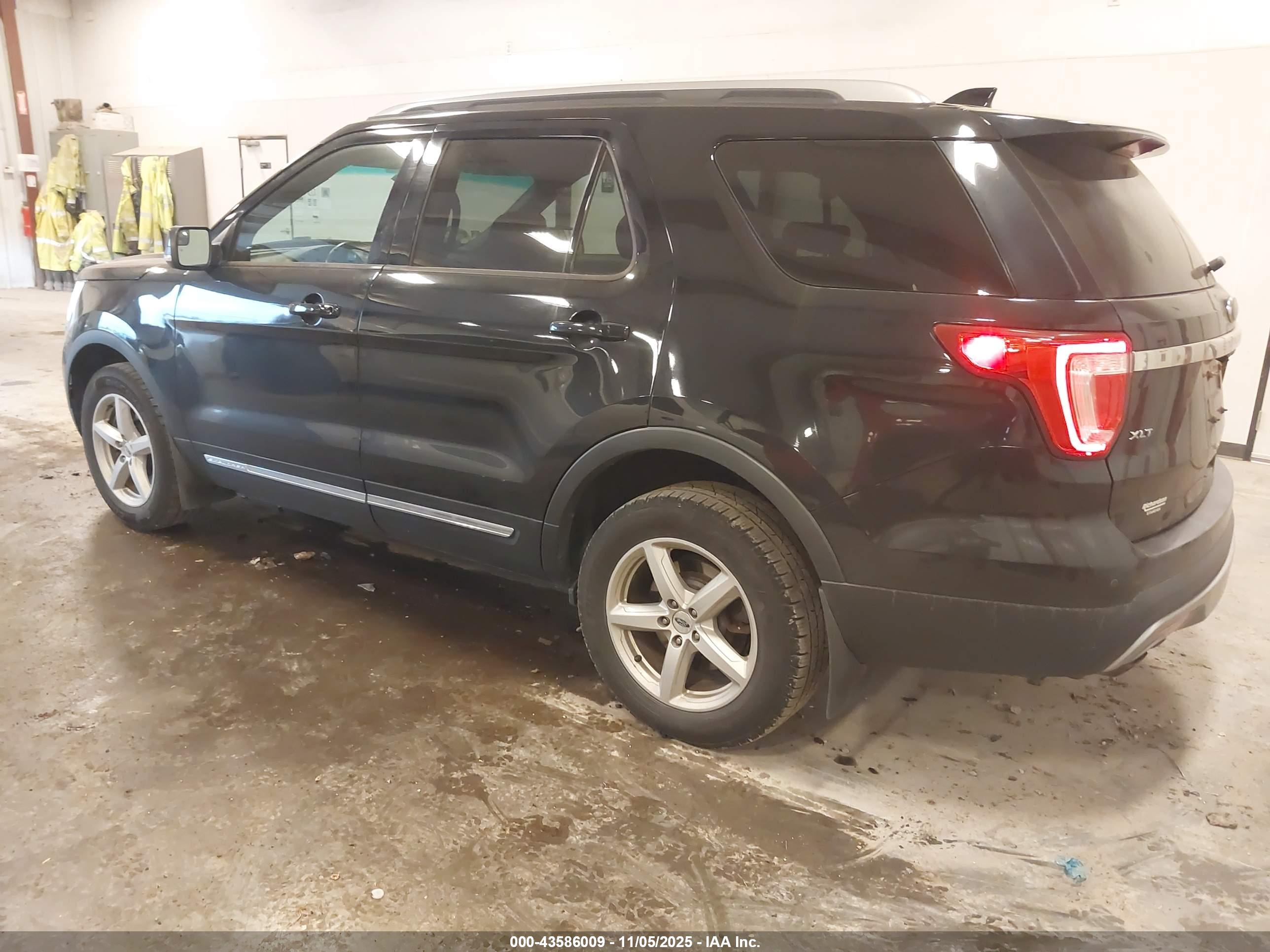 FORD EXPLORER image 3