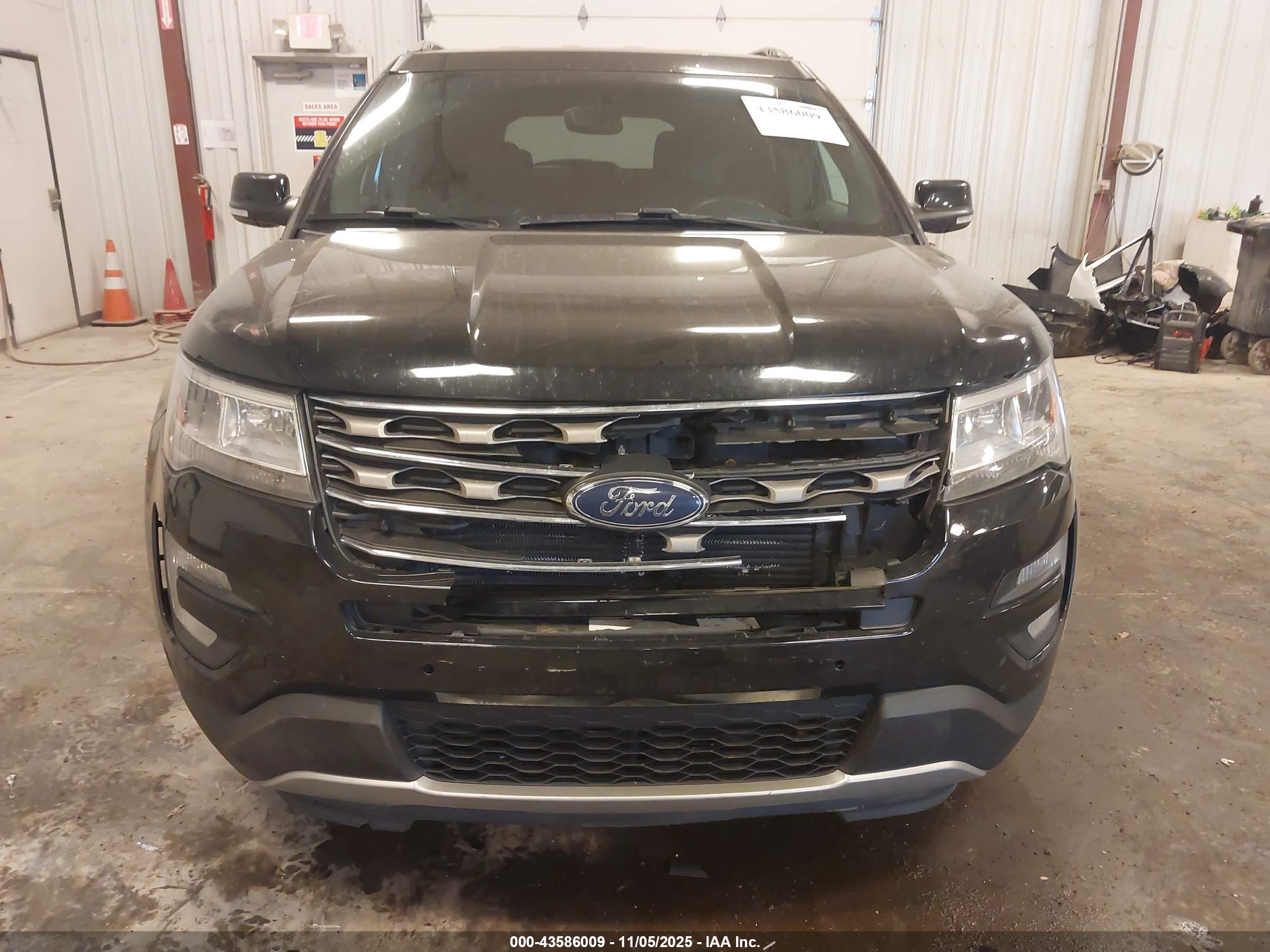 FORD EXPLORER image 6