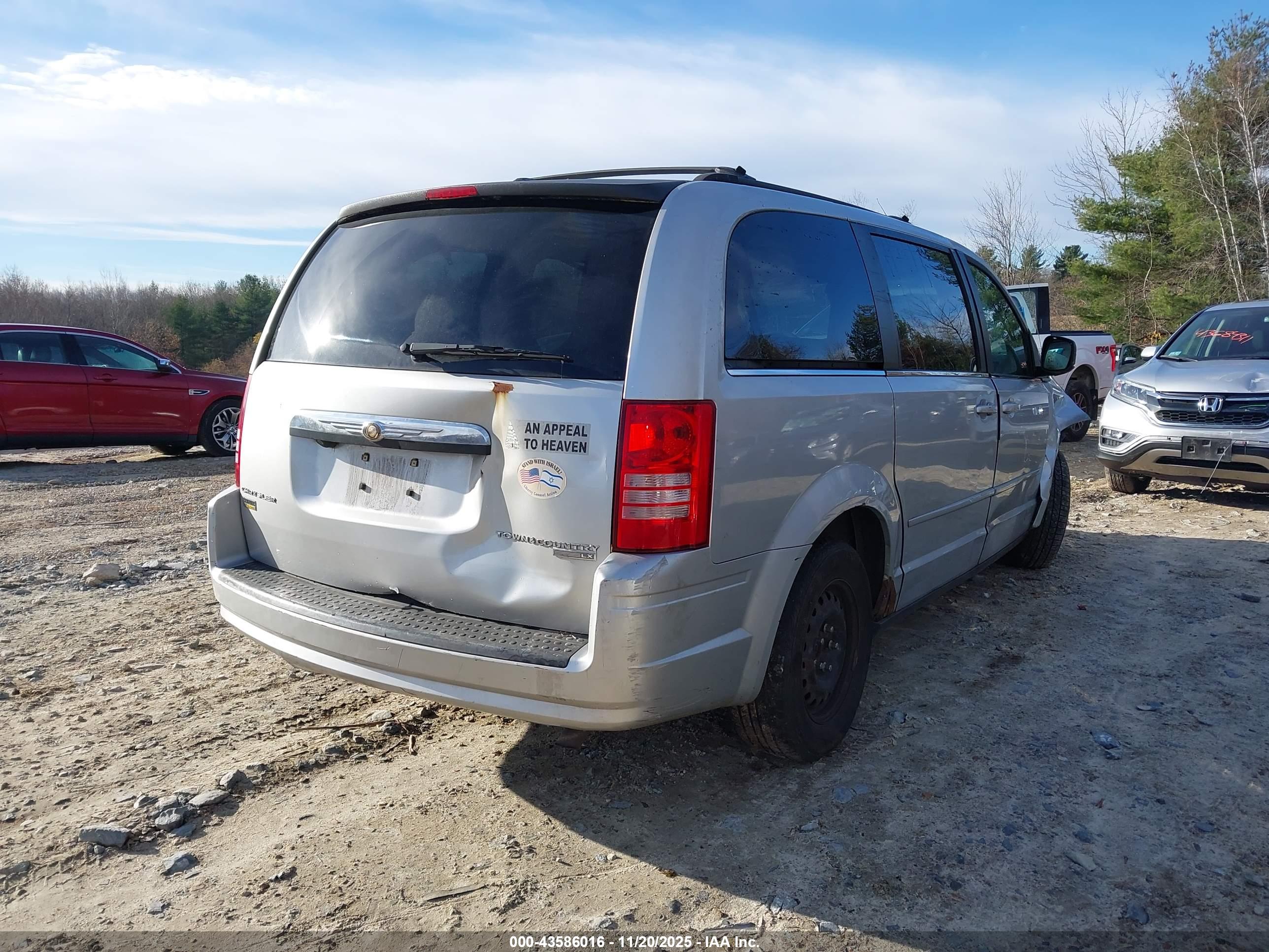 CHRYSLER TOWN image 4