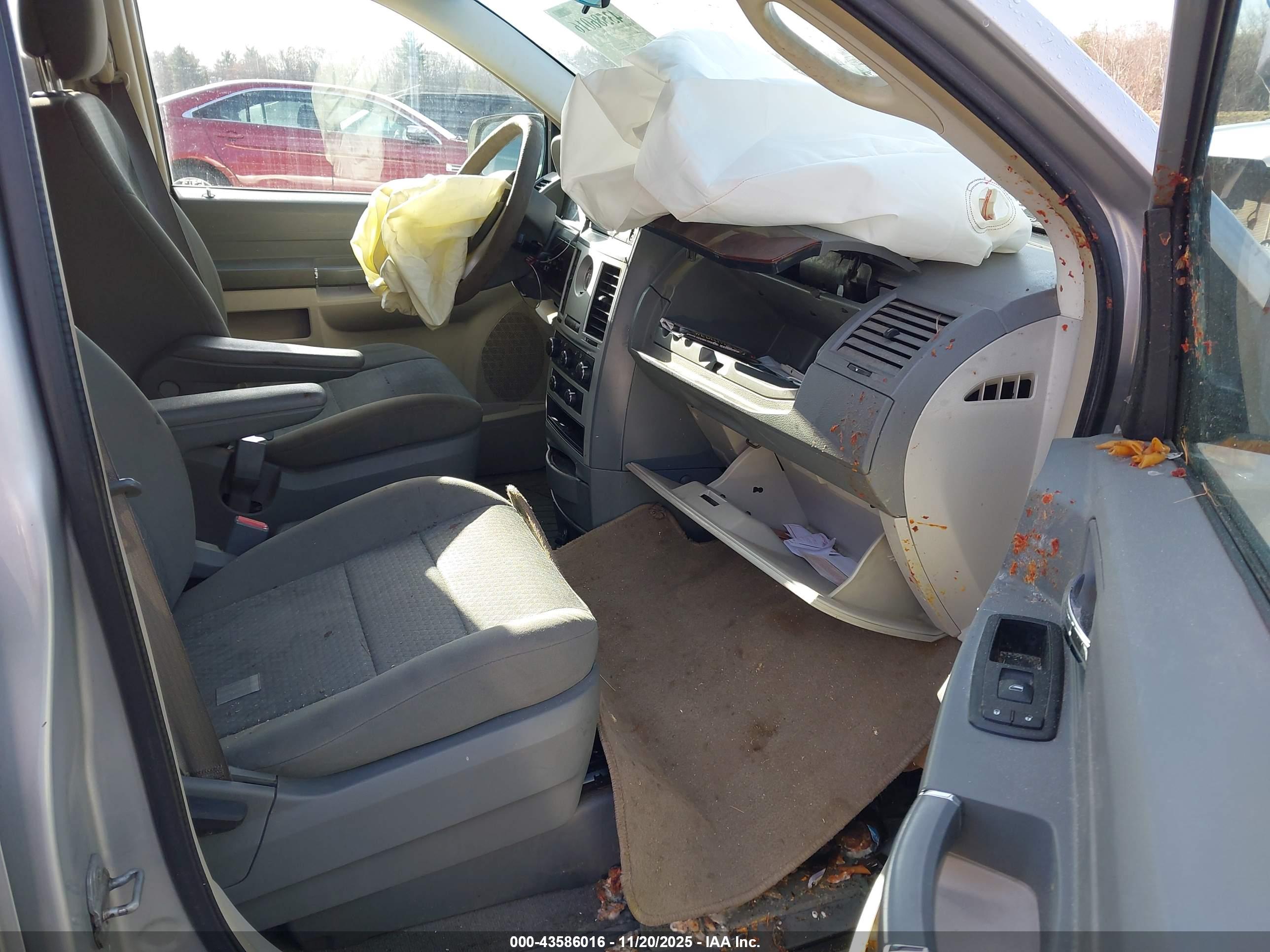 CHRYSLER TOWN image 5