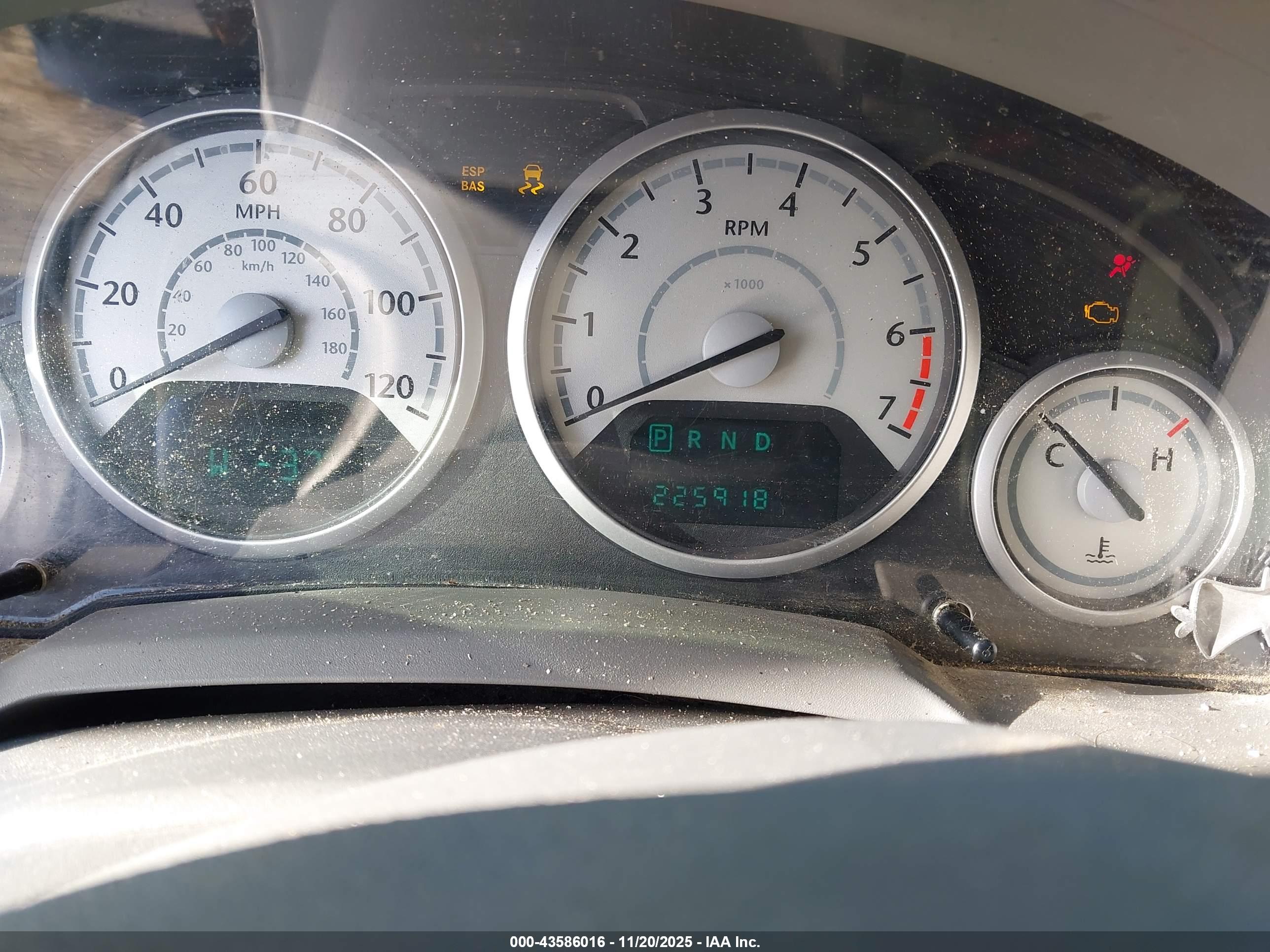 CHRYSLER TOWN image 7