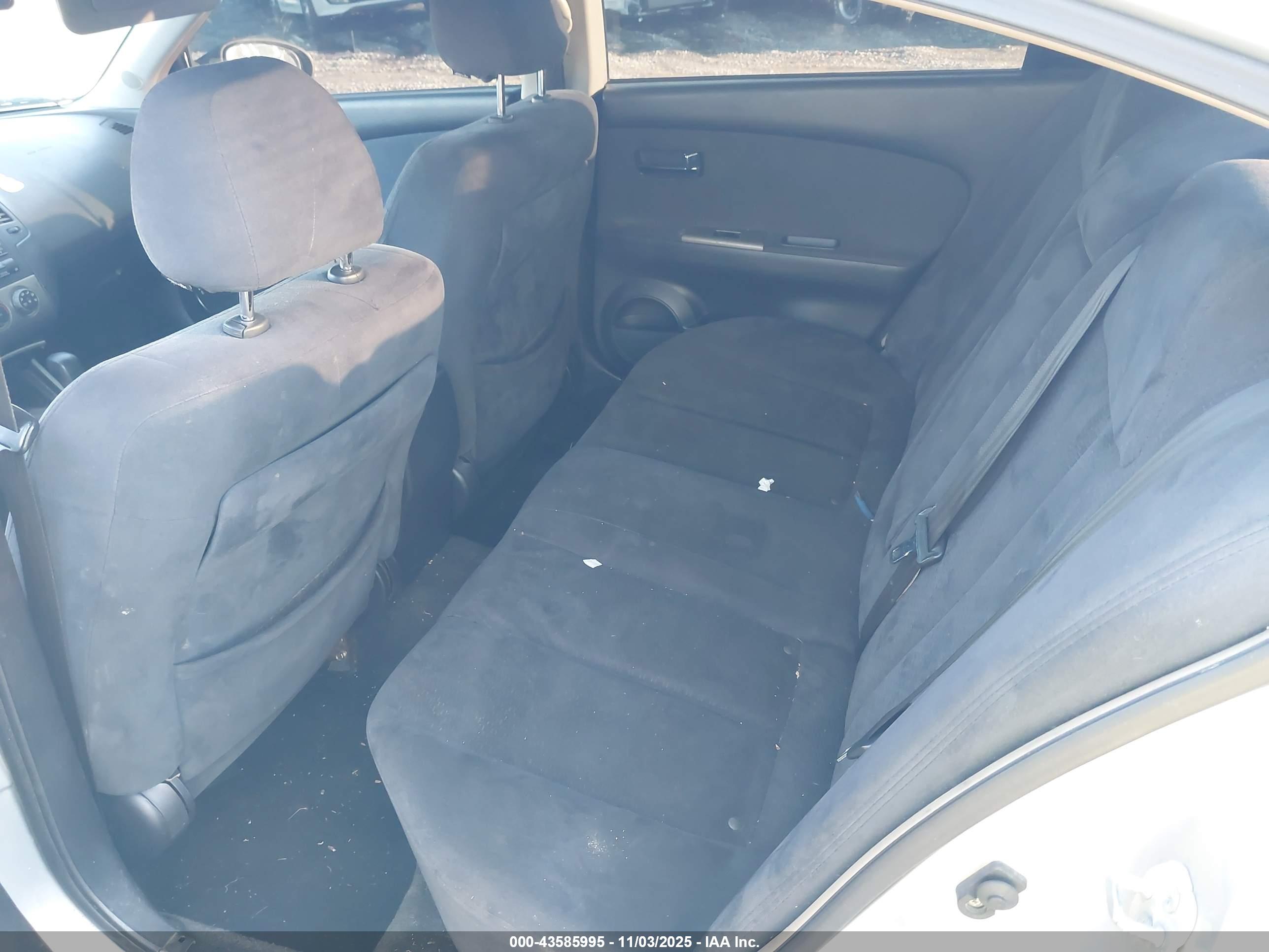 NISSAN ALTIMA image 8