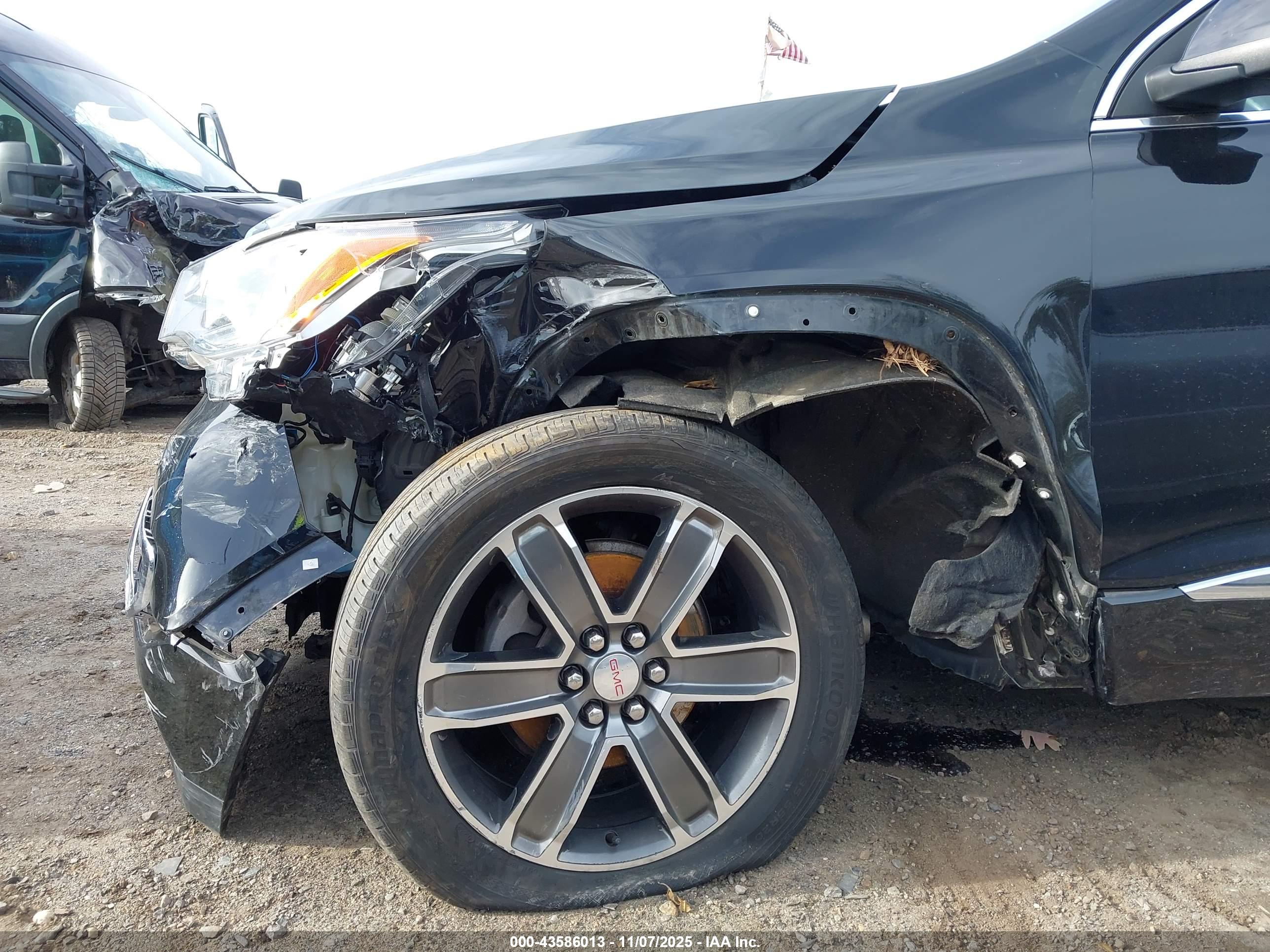 GMC ACADIA image 6