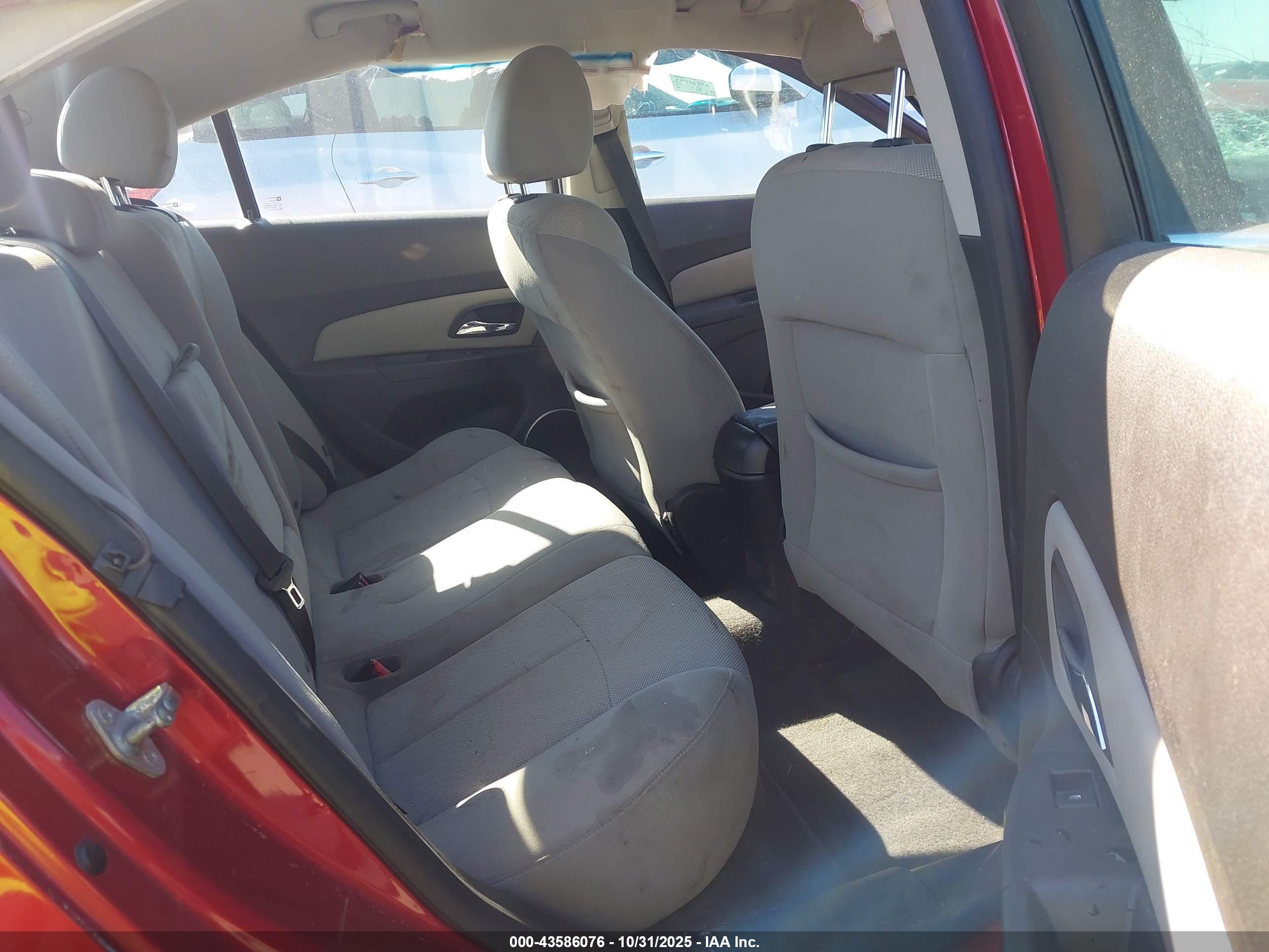 CHEVROLET CRUZE image 8