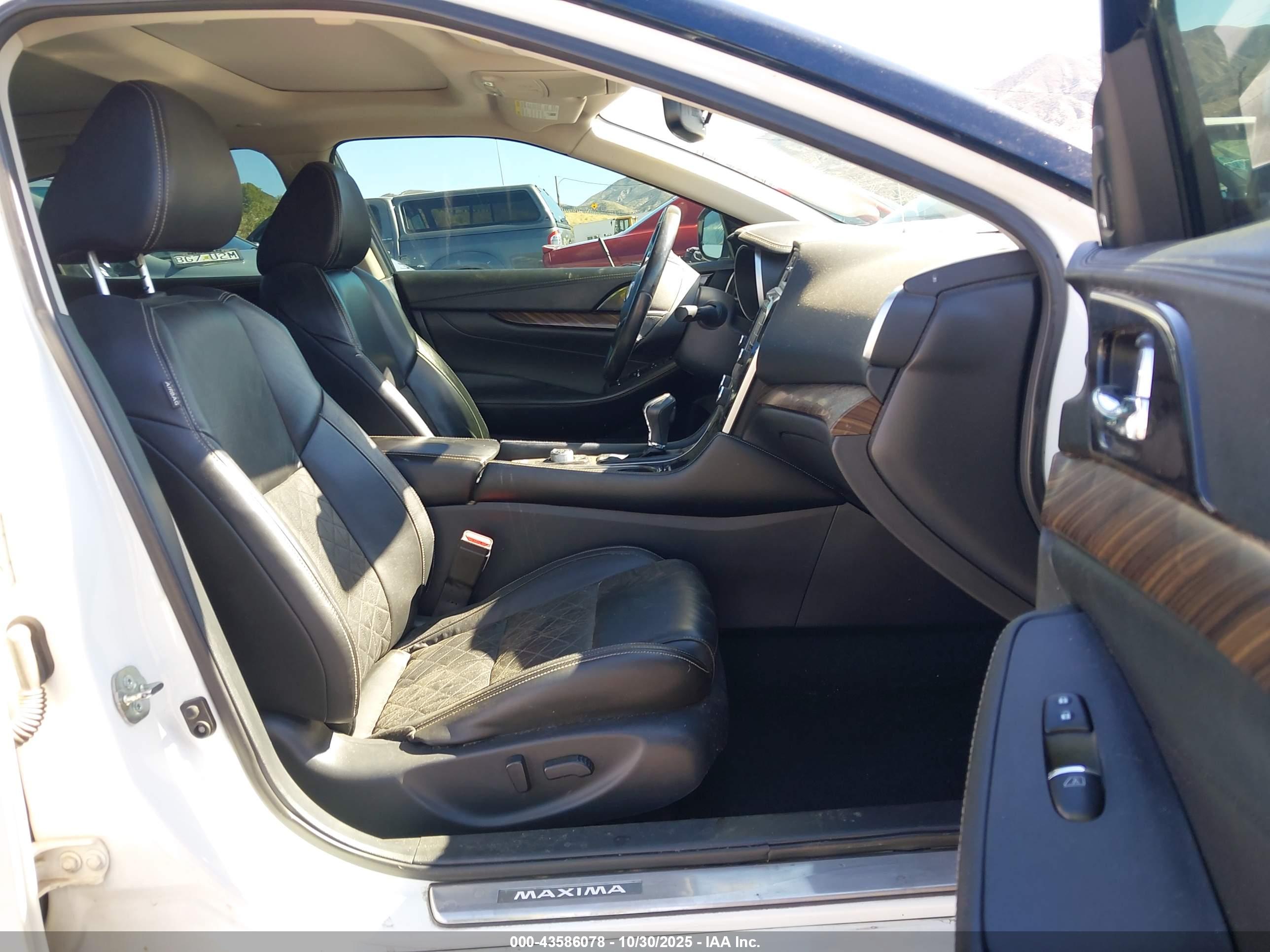 NISSAN MAXIMA image 5