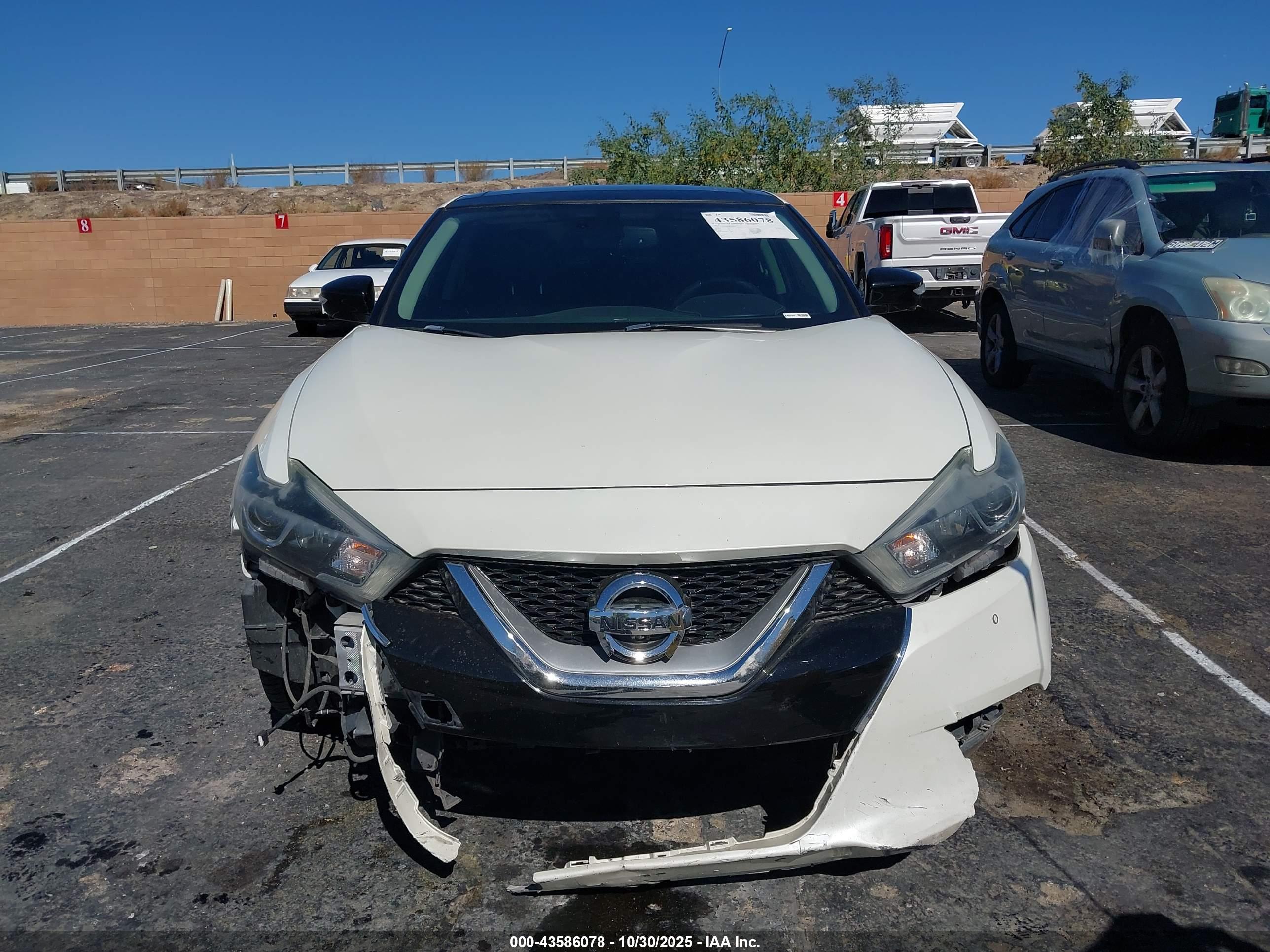 NISSAN MAXIMA image 6