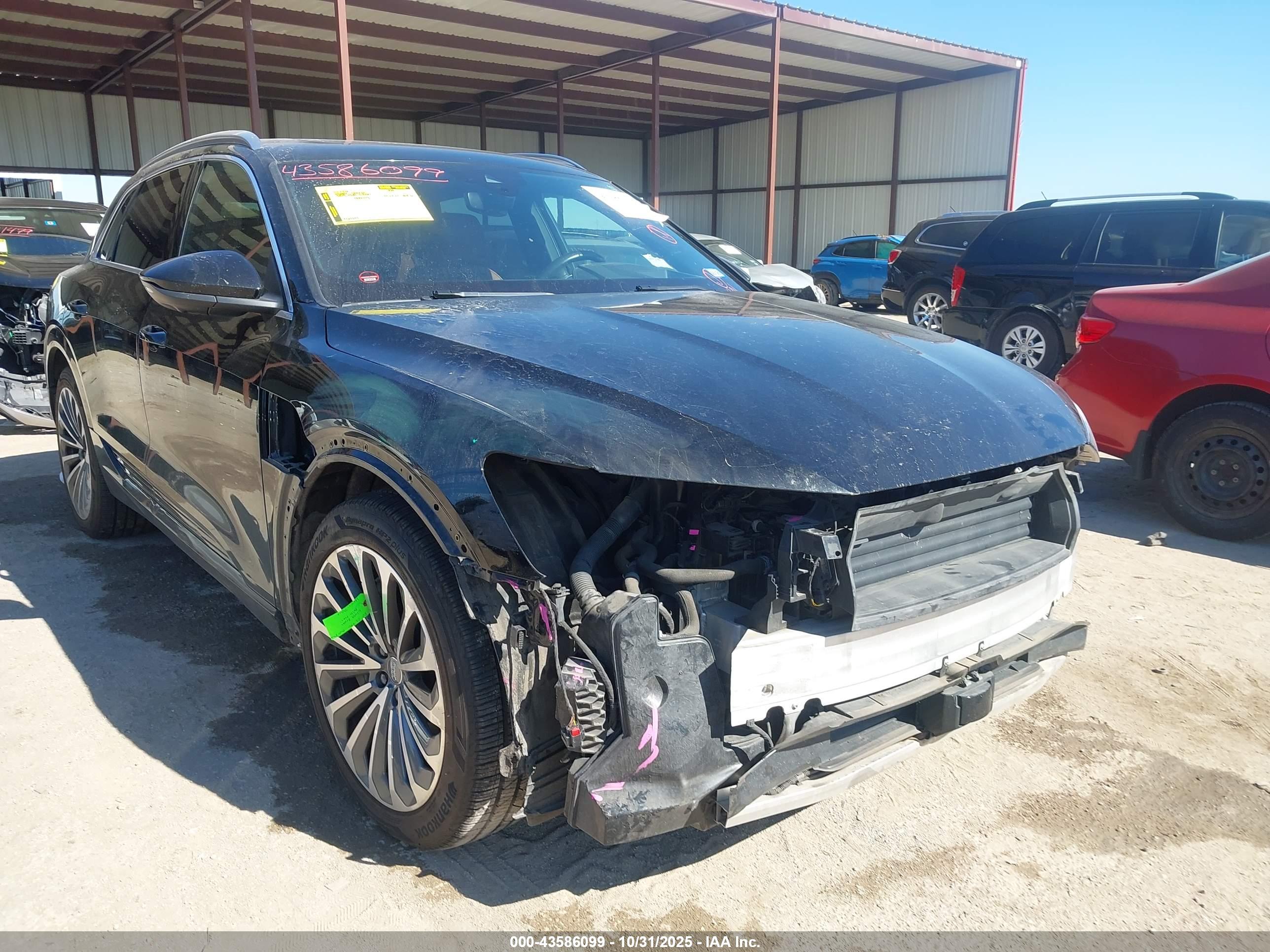 AUDI E-TRON image 6
