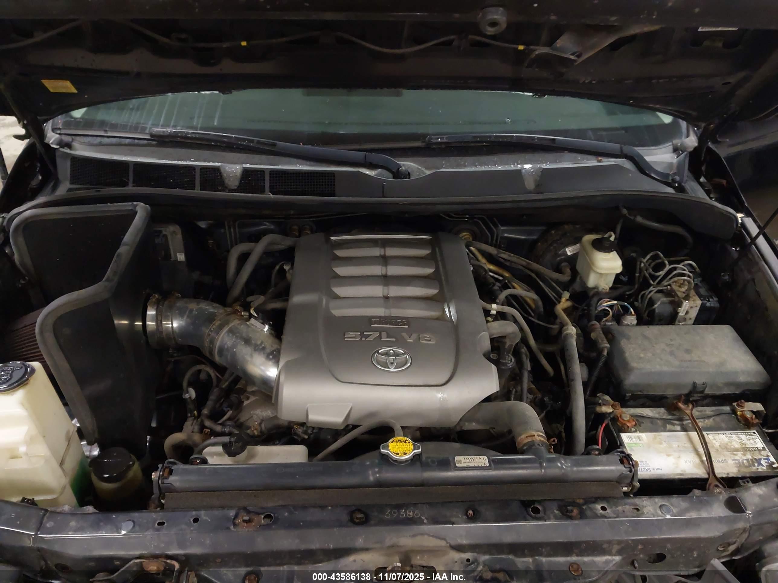 TOYOTA TUNDRA image 10