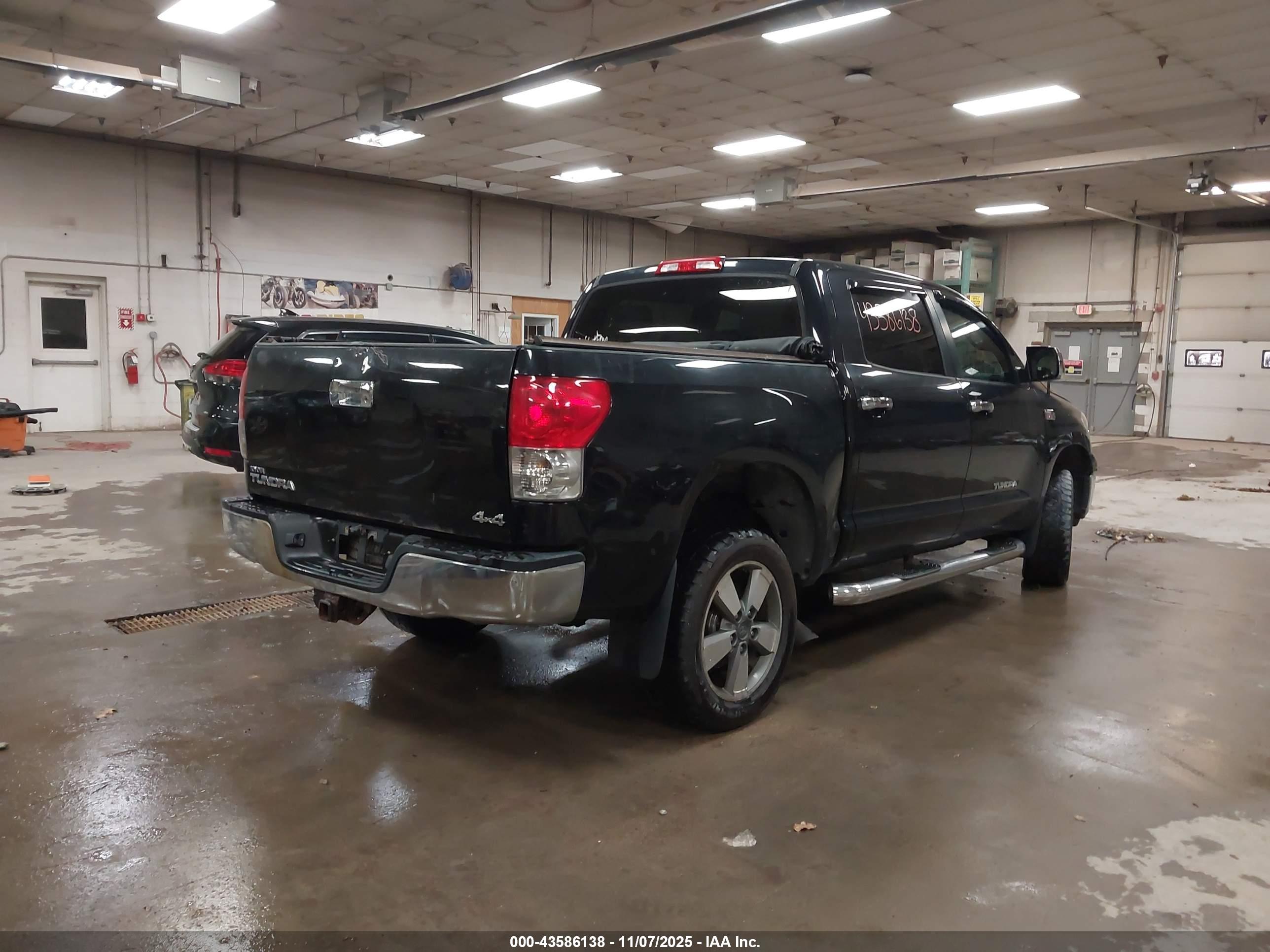TOYOTA TUNDRA image 4