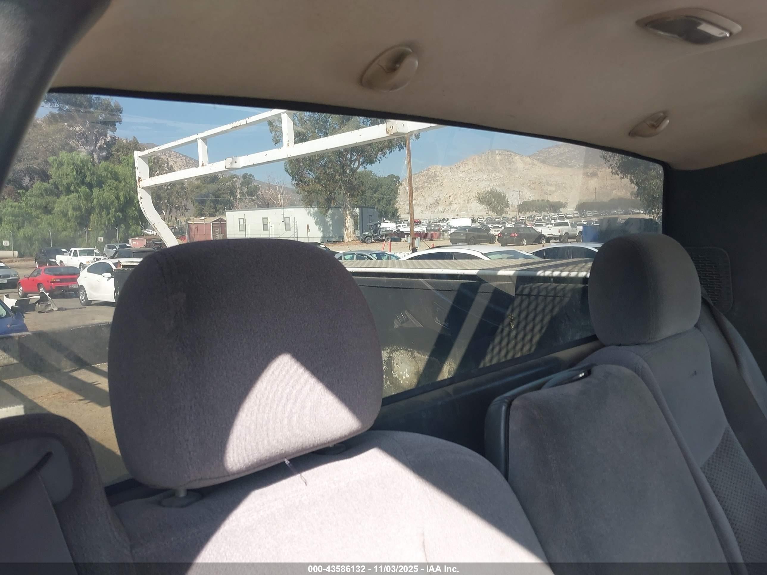 CHEVROLET SILVERADO image 7