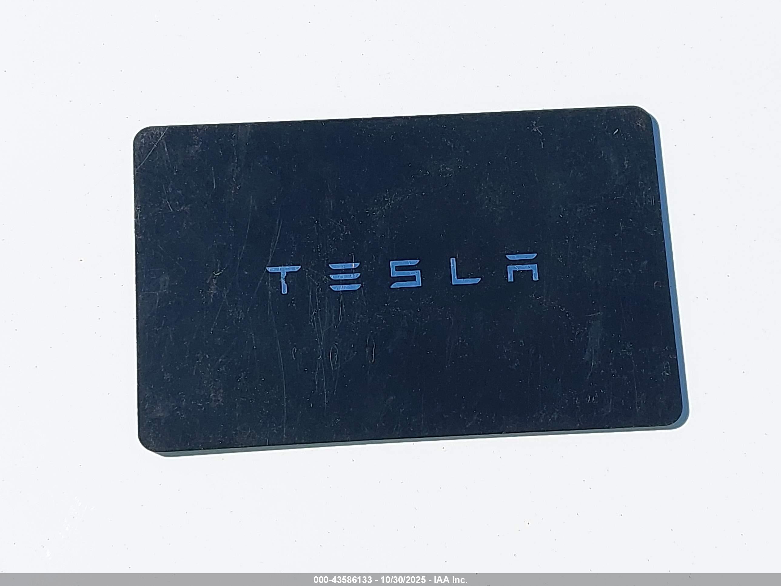 TESLA MODEL image 11