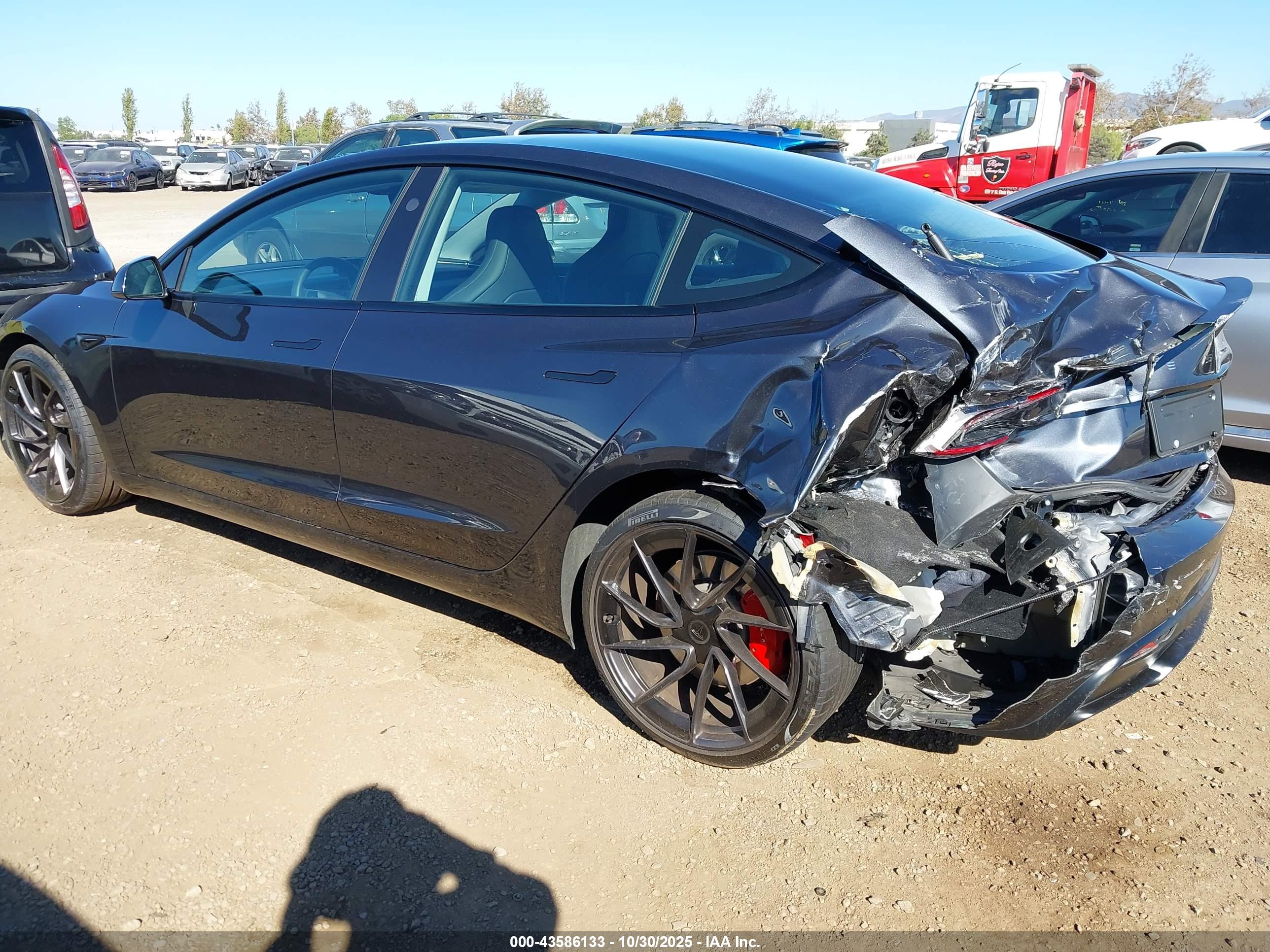 TESLA MODEL image 3