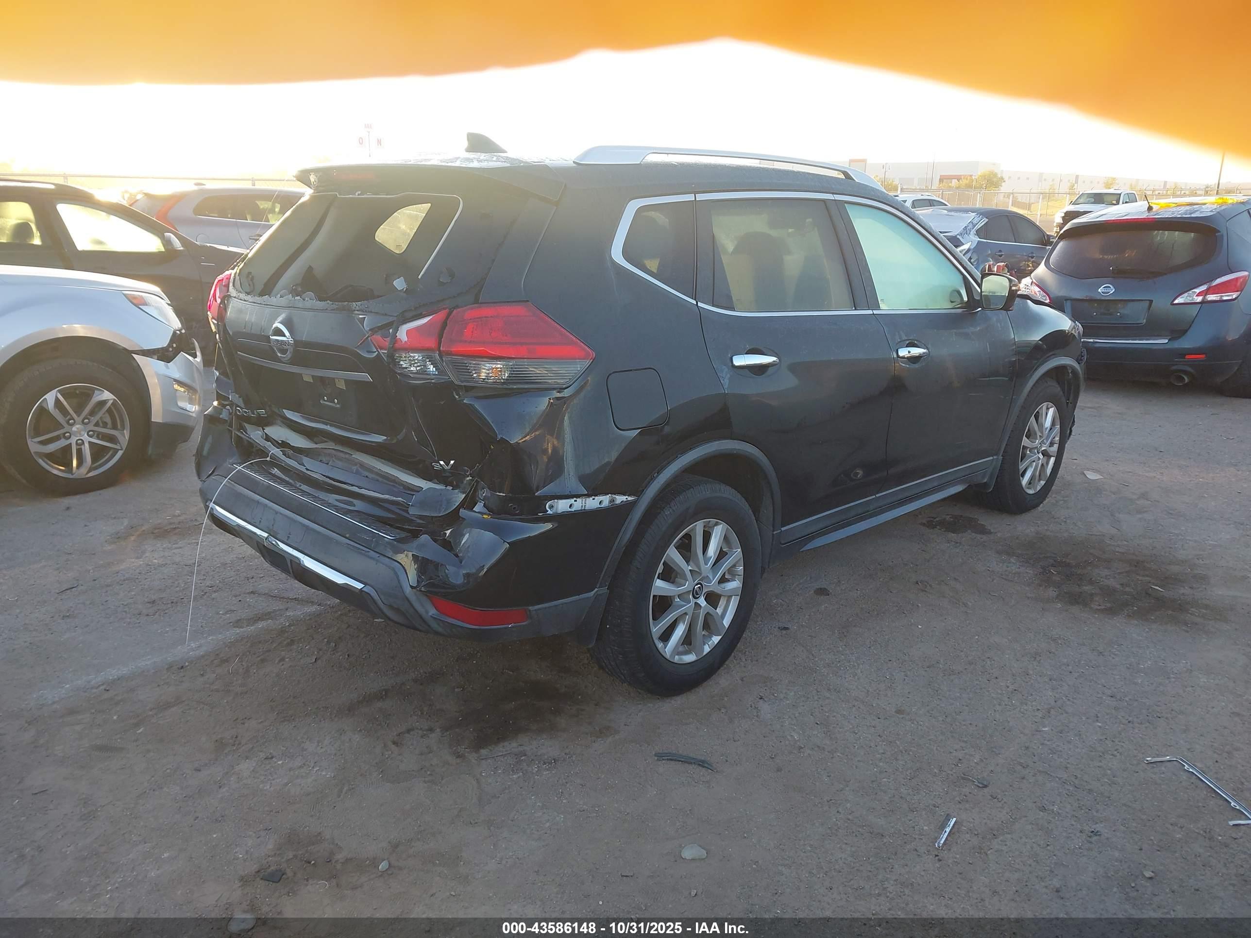 NISSAN ROGUE image 4