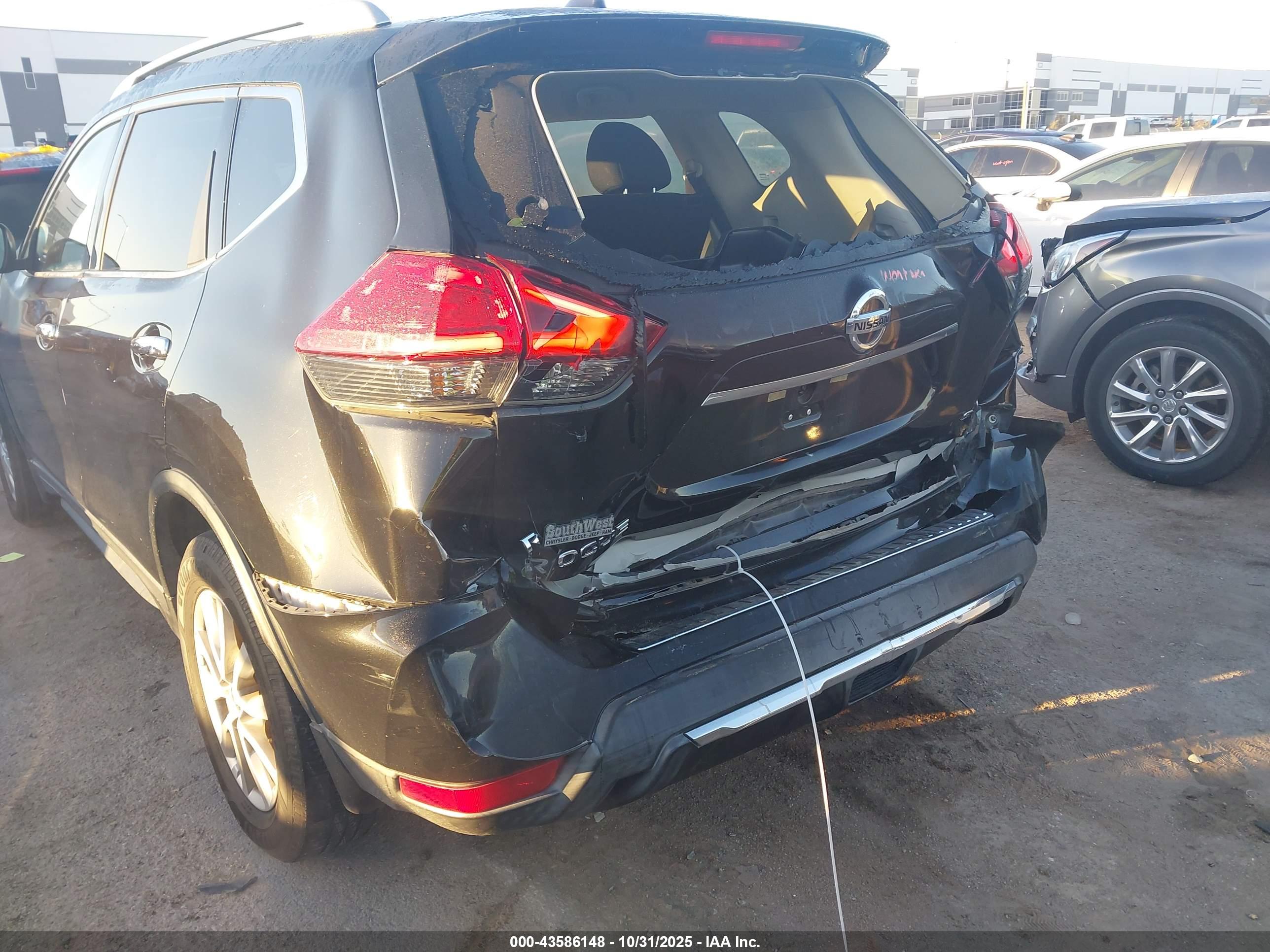 NISSAN ROGUE image 6