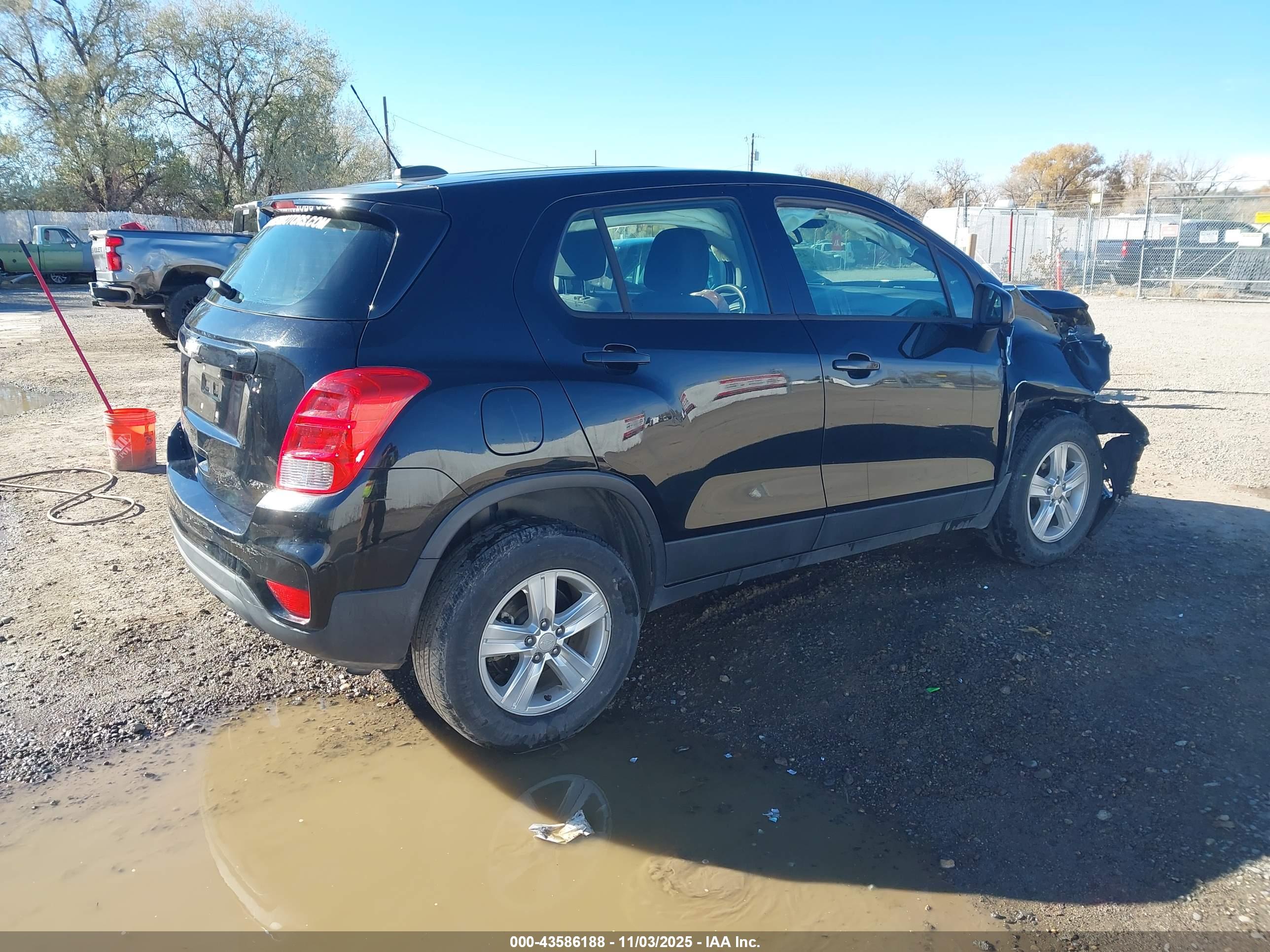 CHEVROLET TRAX image 4