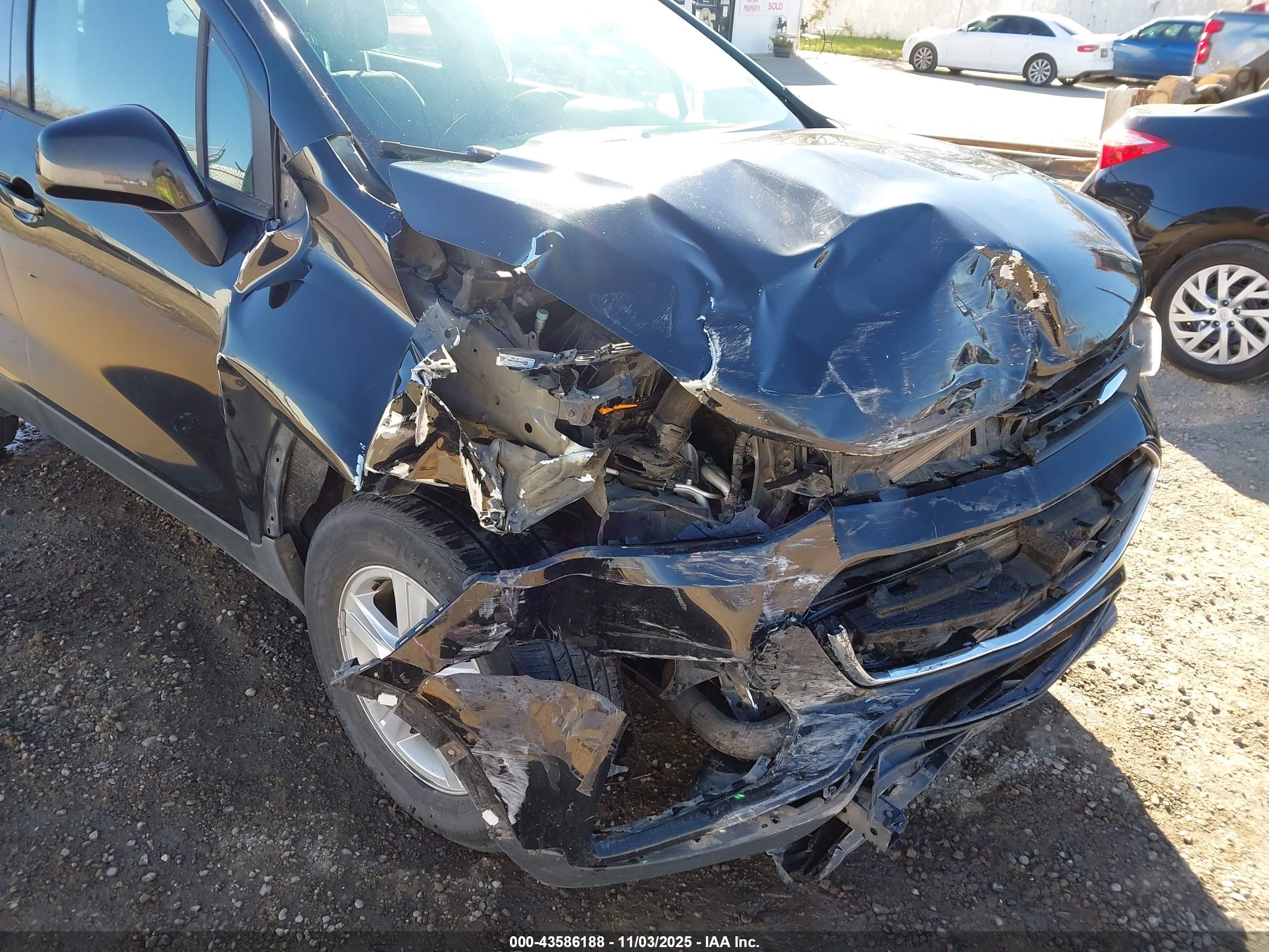 CHEVROLET TRAX image 6