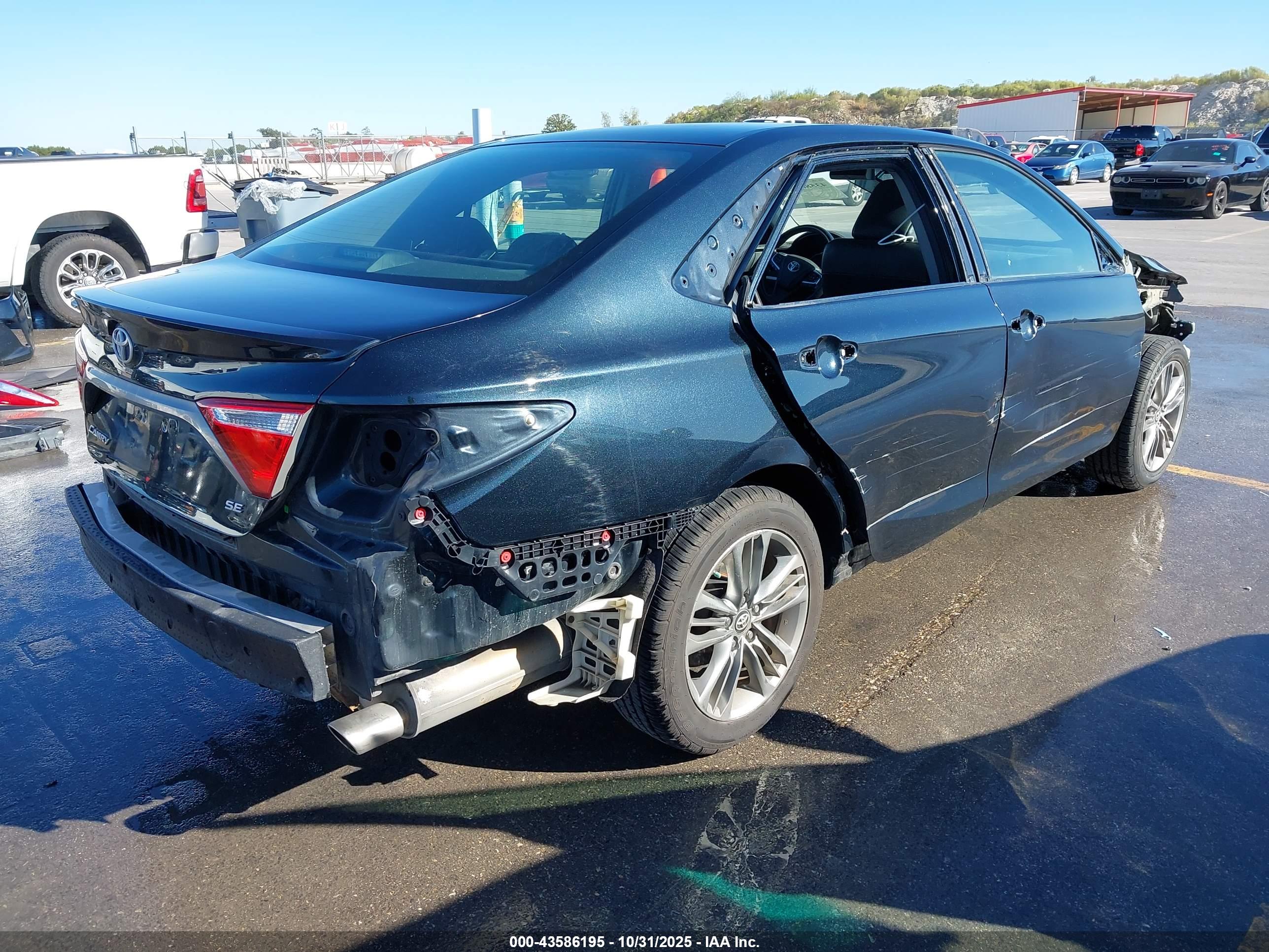 TOYOTA CAMRY image 4
