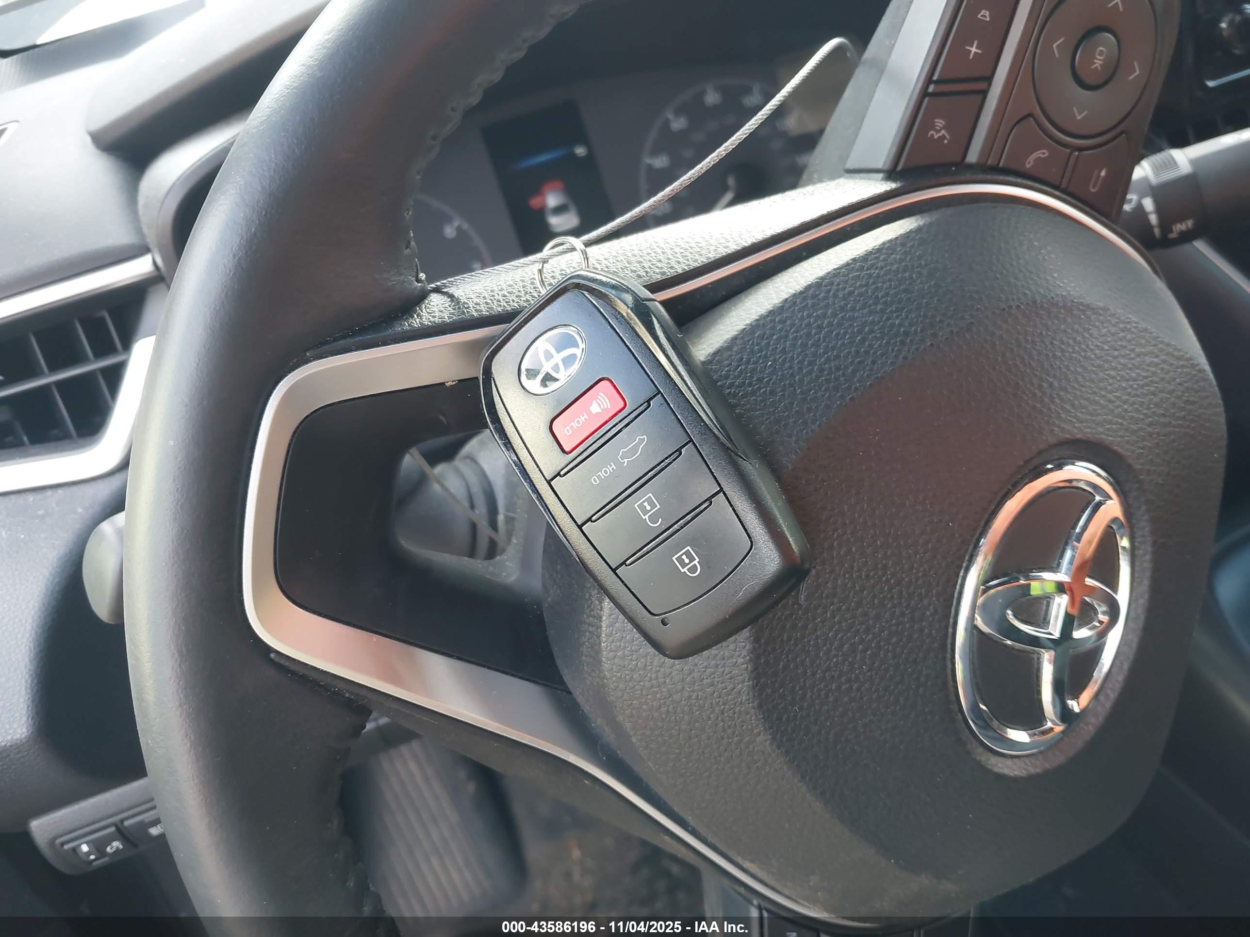 TOYOTA COROLLA image 11