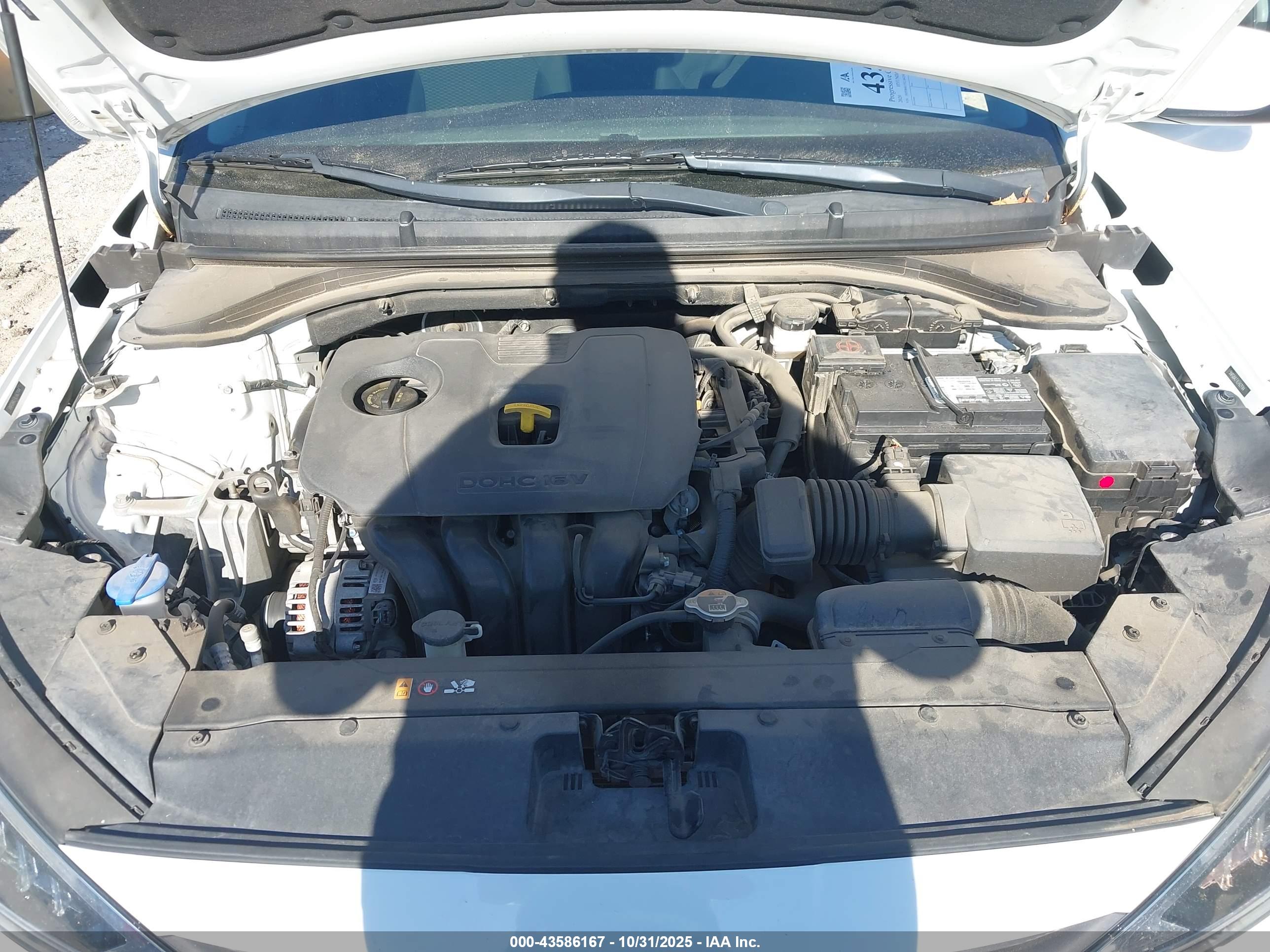 HYUNDAI ELANTRA image 10