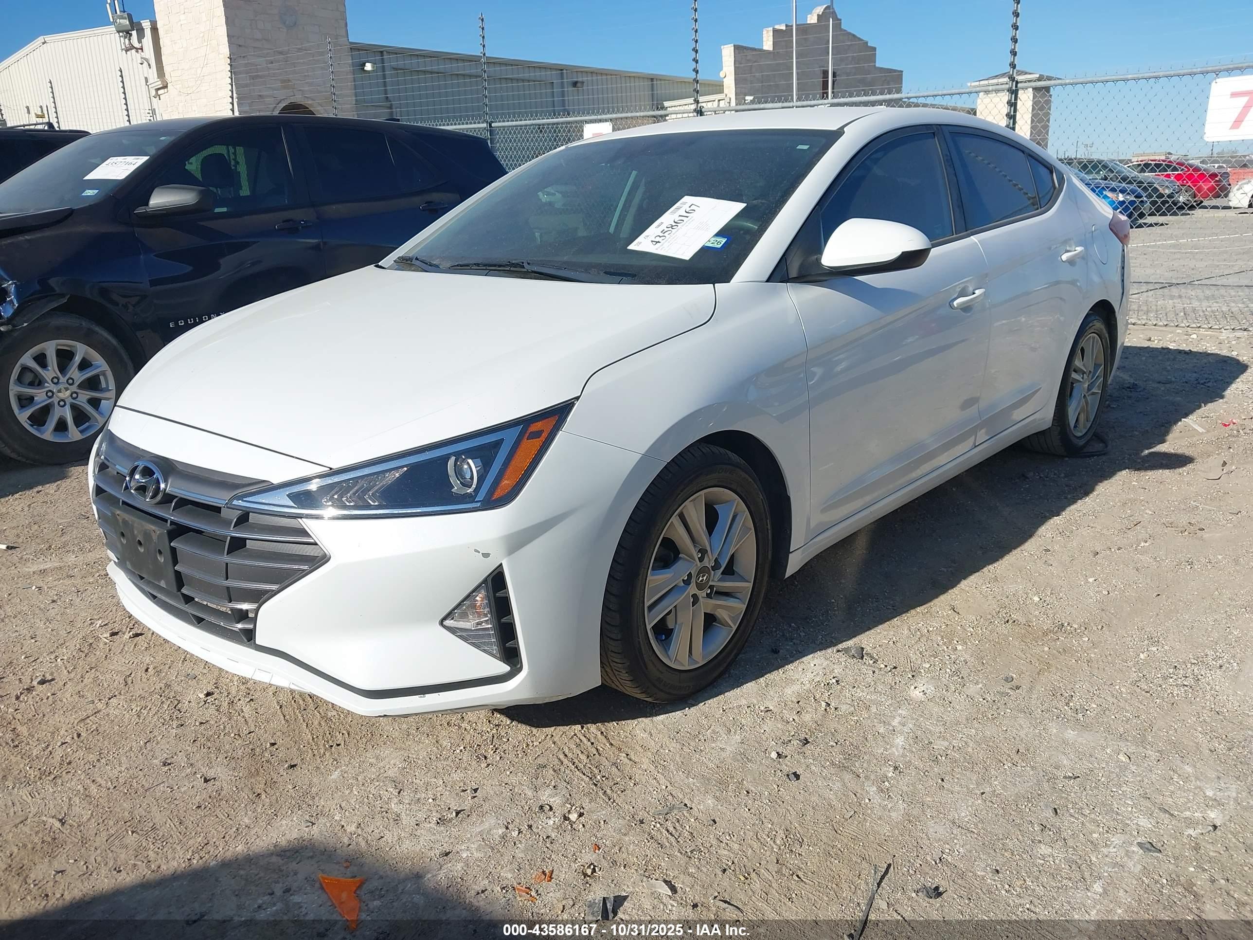 HYUNDAI ELANTRA image 2