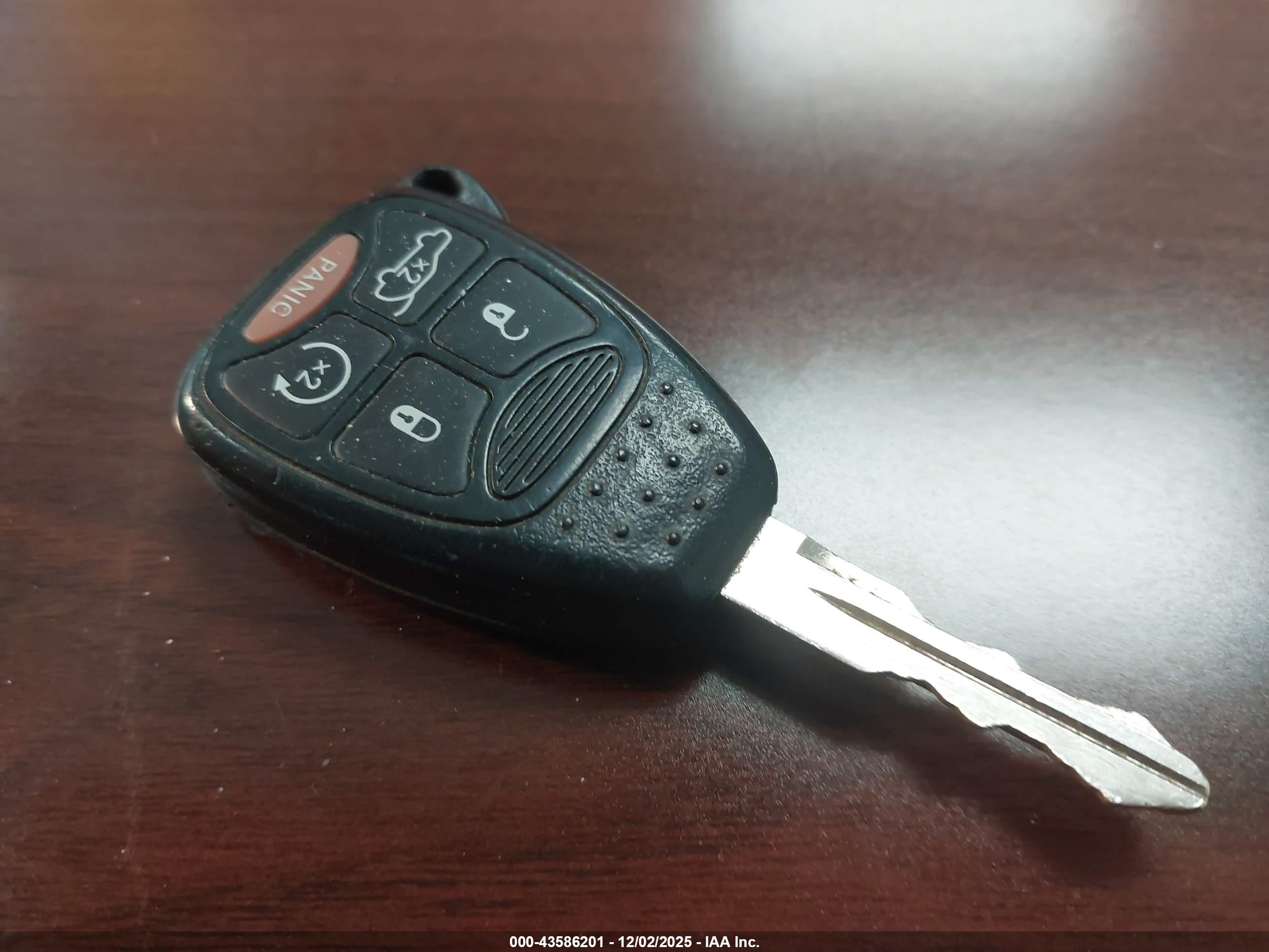 CHRYSLER ASPEN image 11
