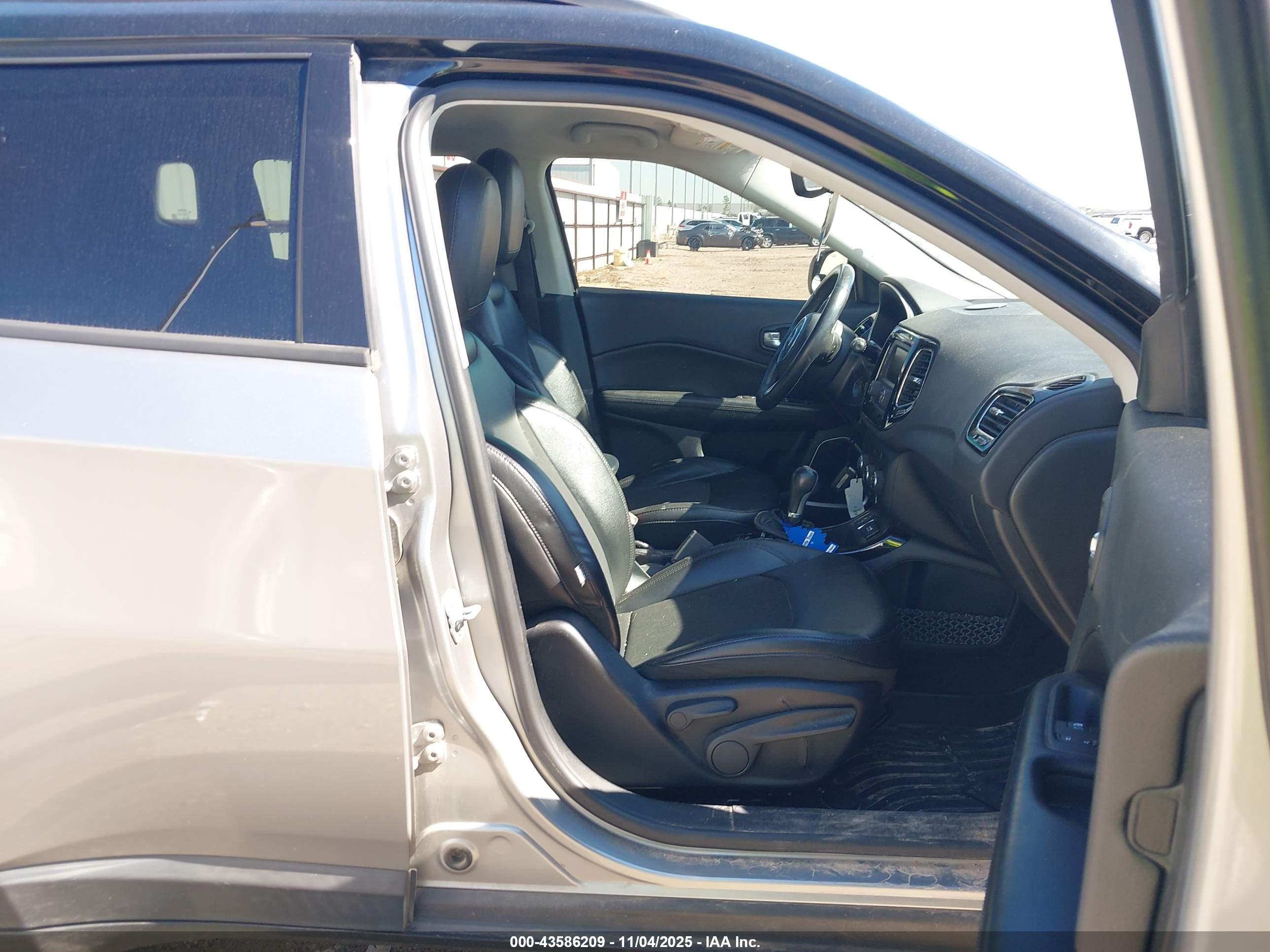 JEEP COMPASS image 5