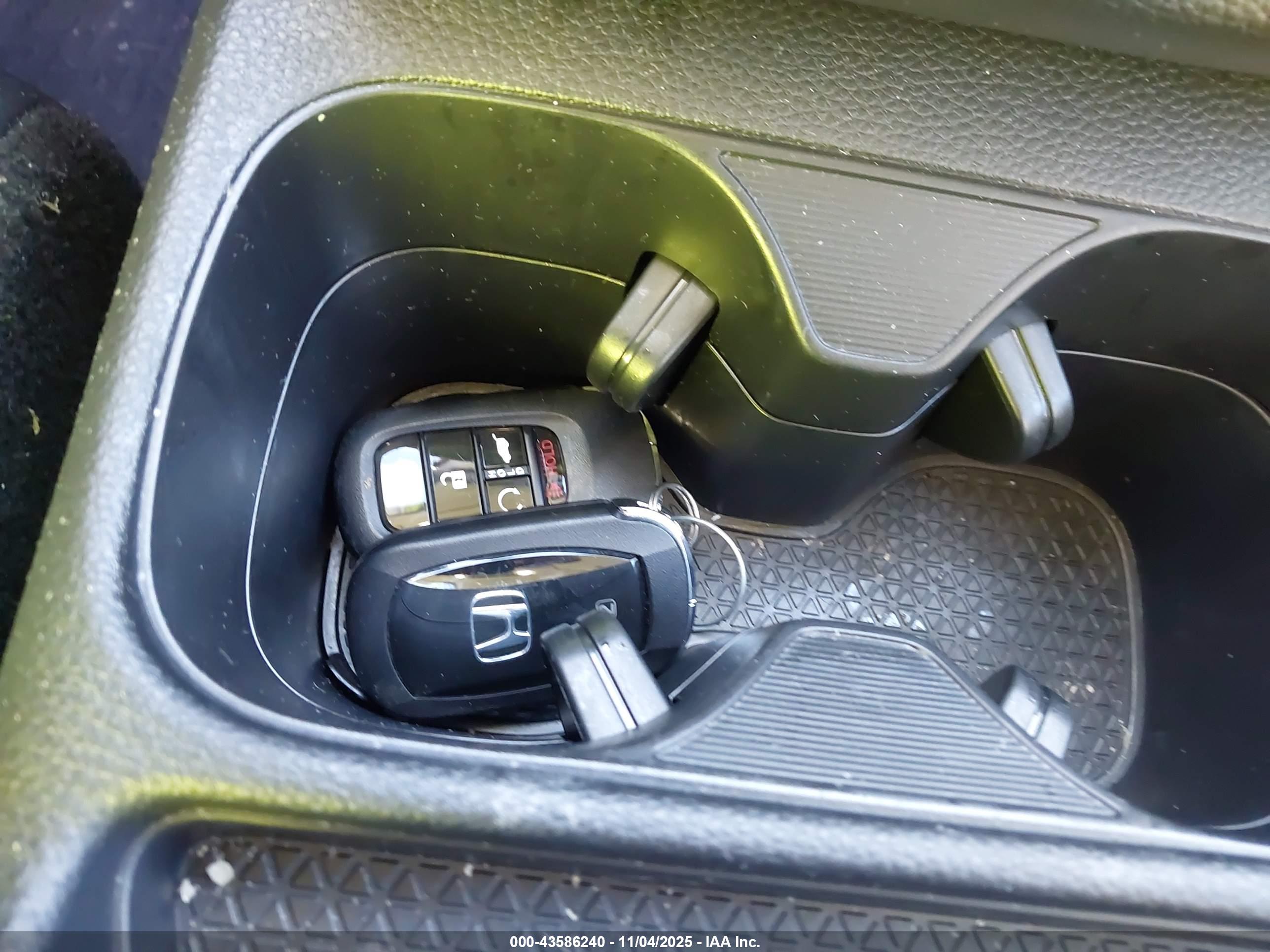 HONDA CR-V image 11