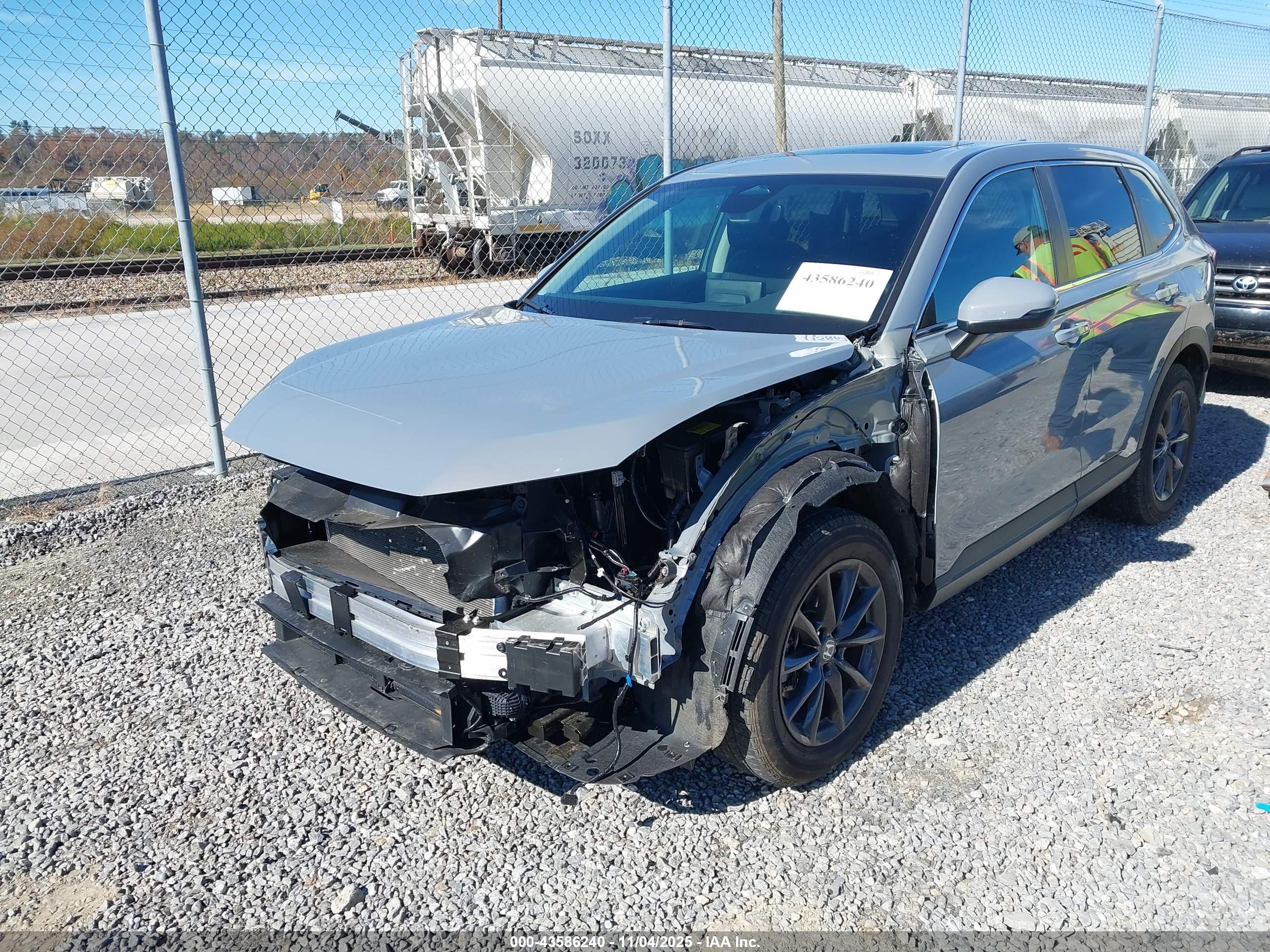 HONDA CR-V image 2