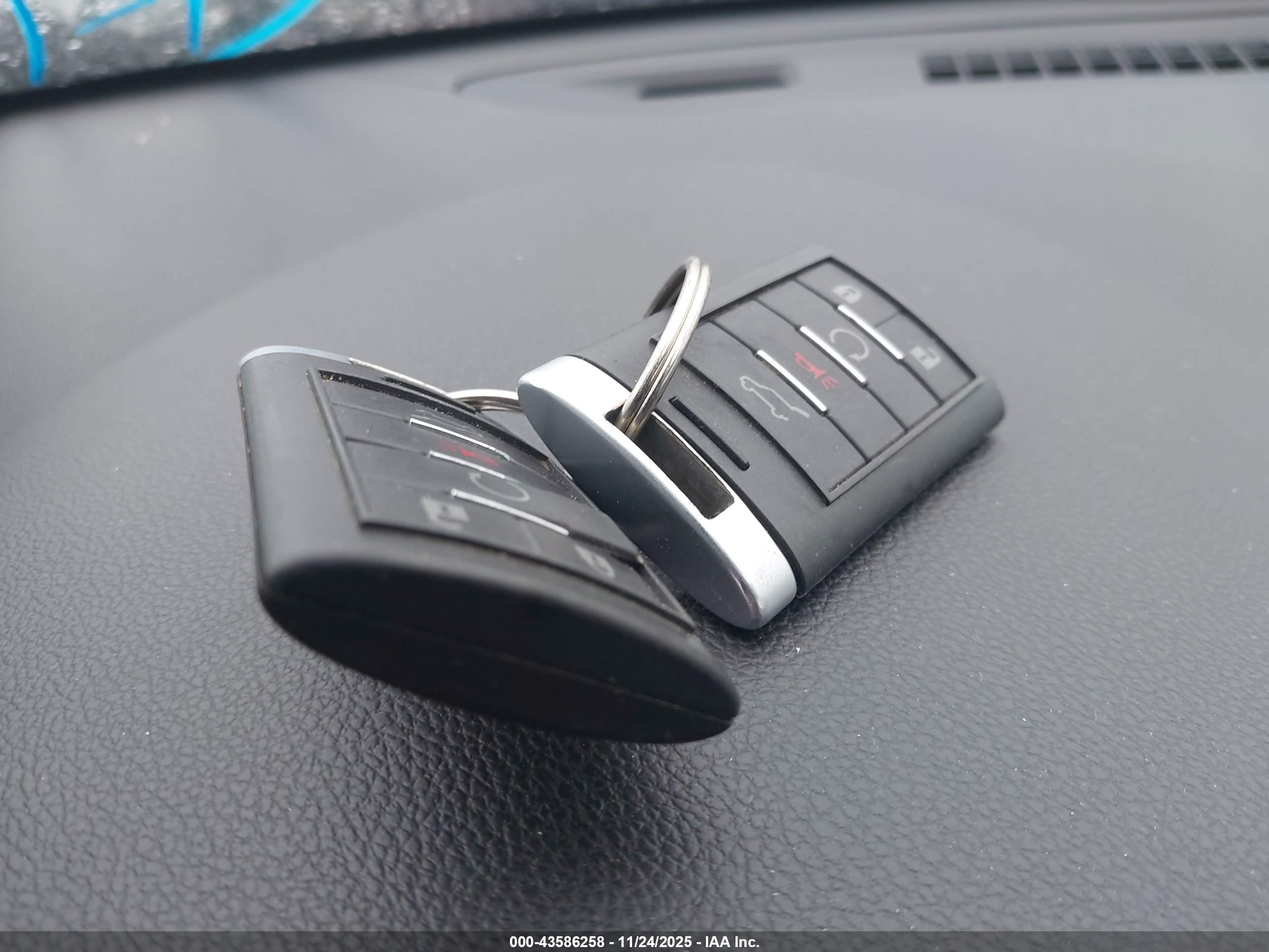 CADILLAC SRX image 11