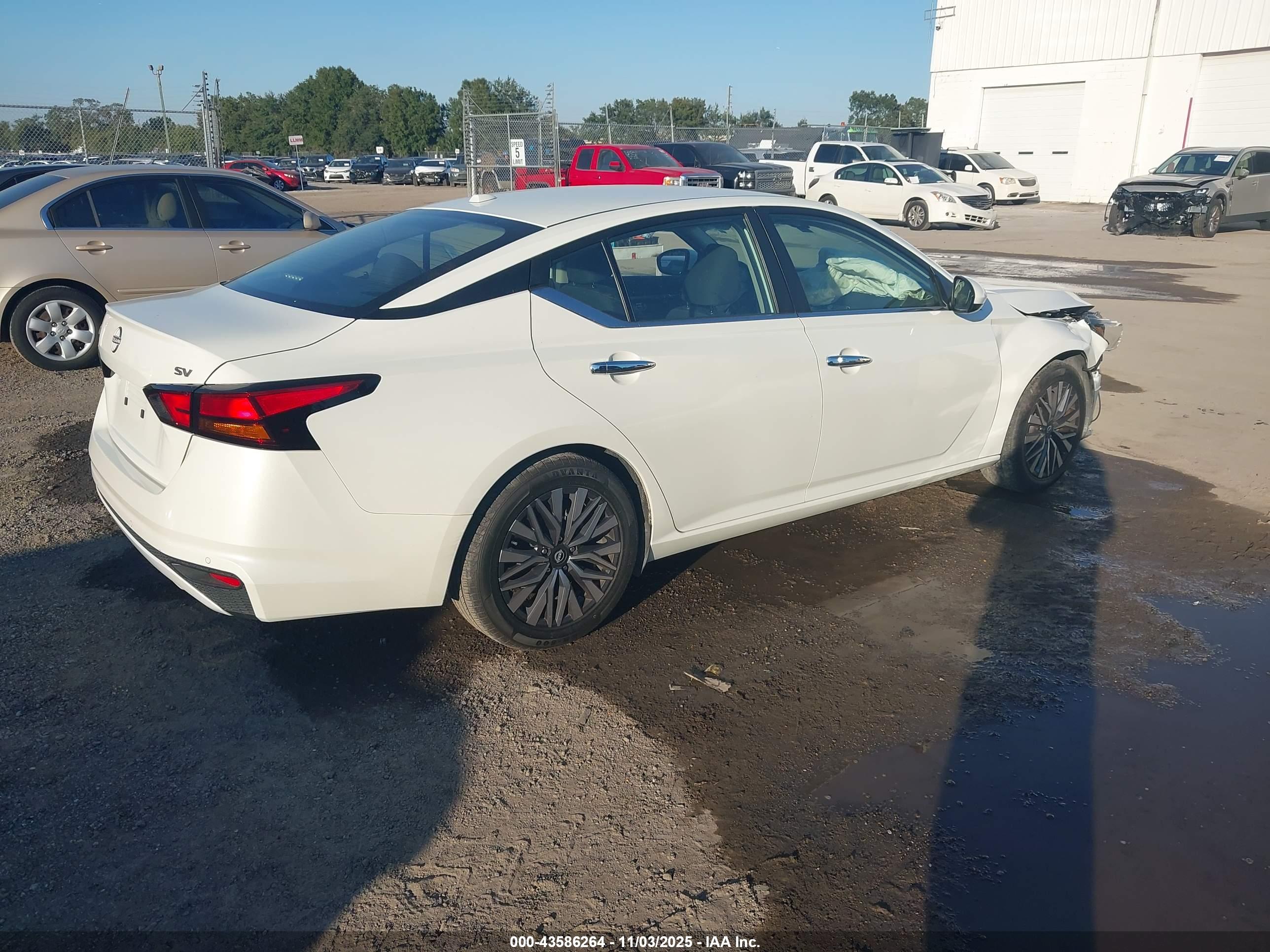 NISSAN ALTIMA image 4