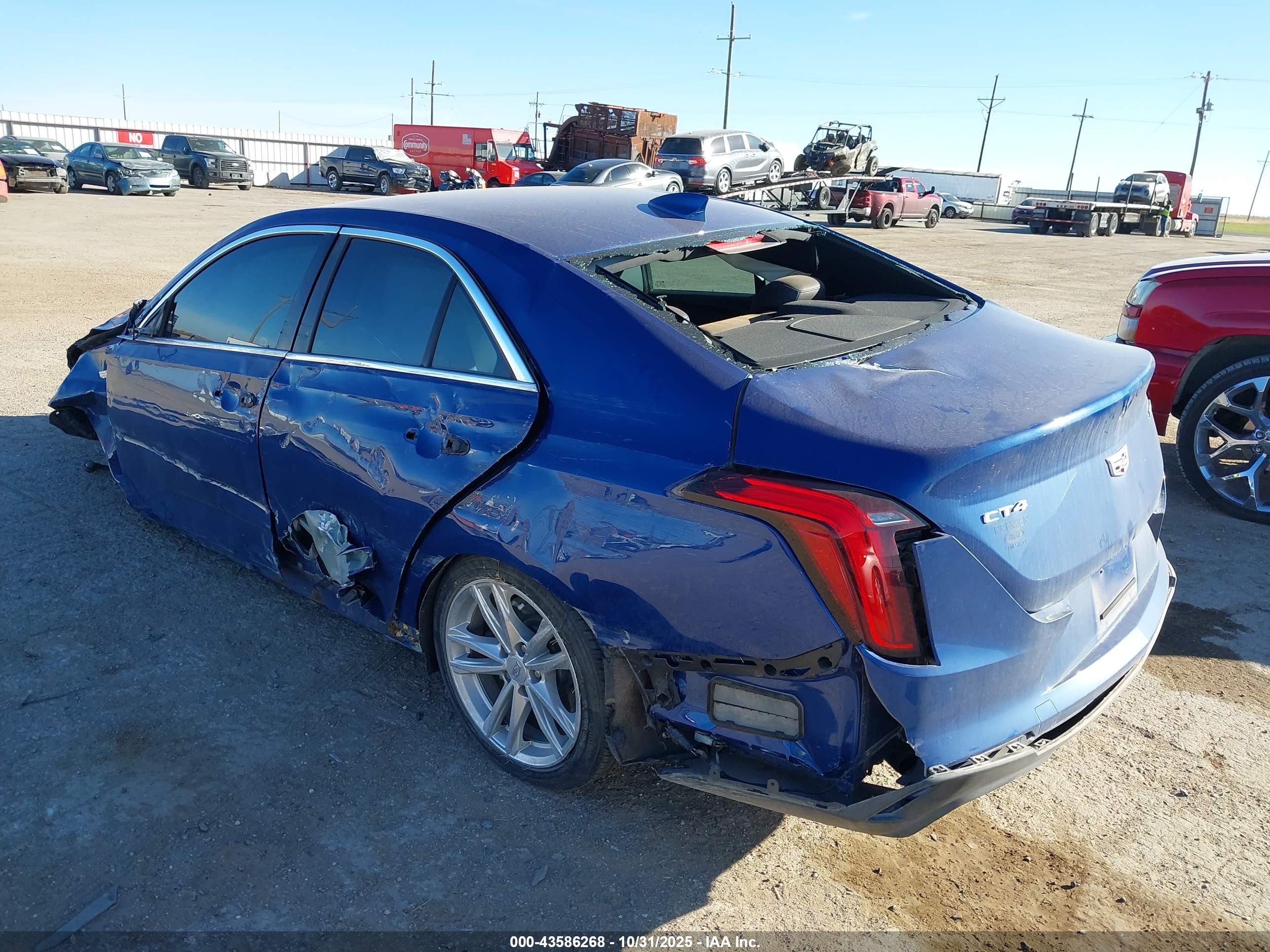 CADILLAC CT4 image 3