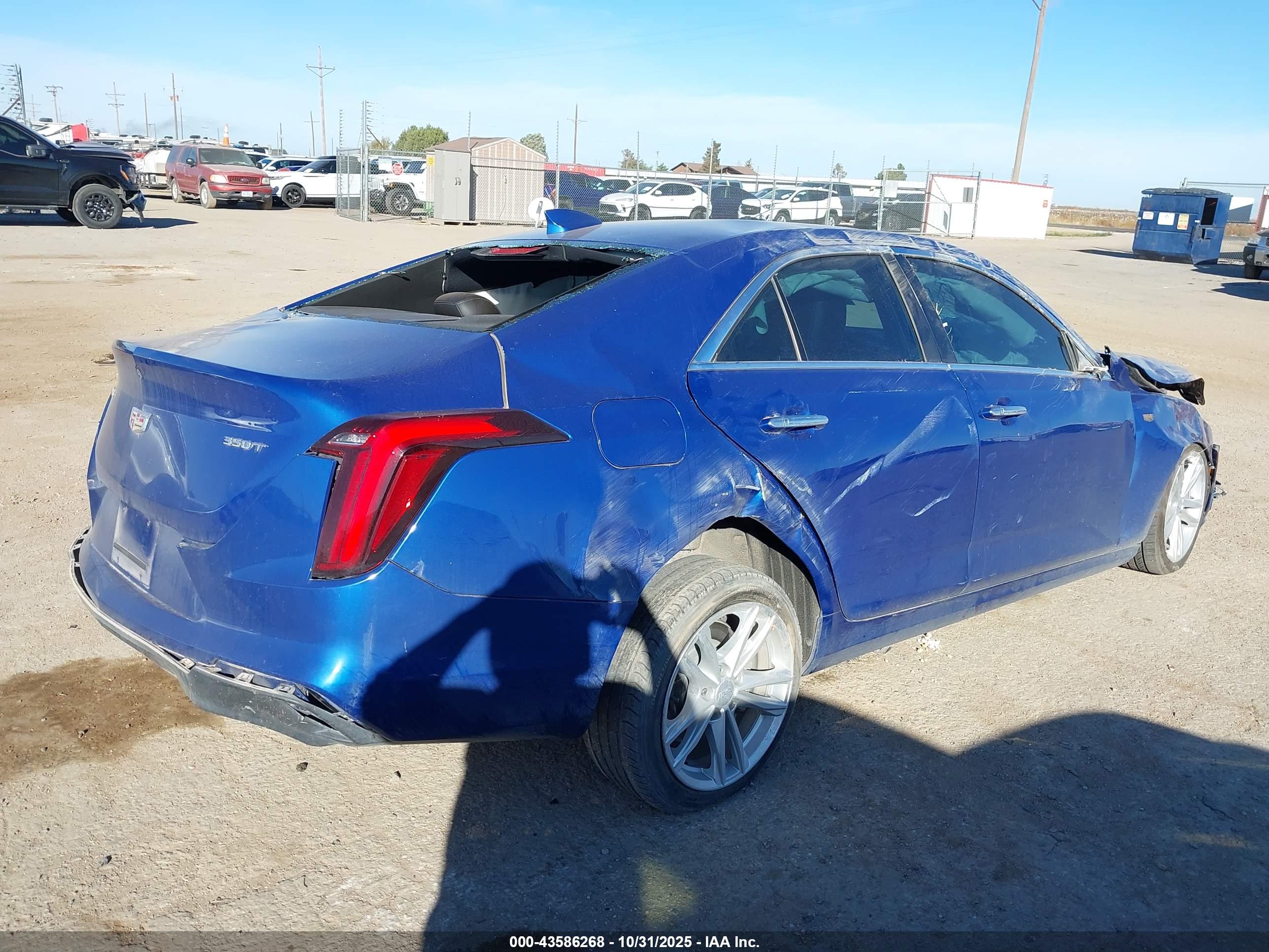 CADILLAC CT4 image 4